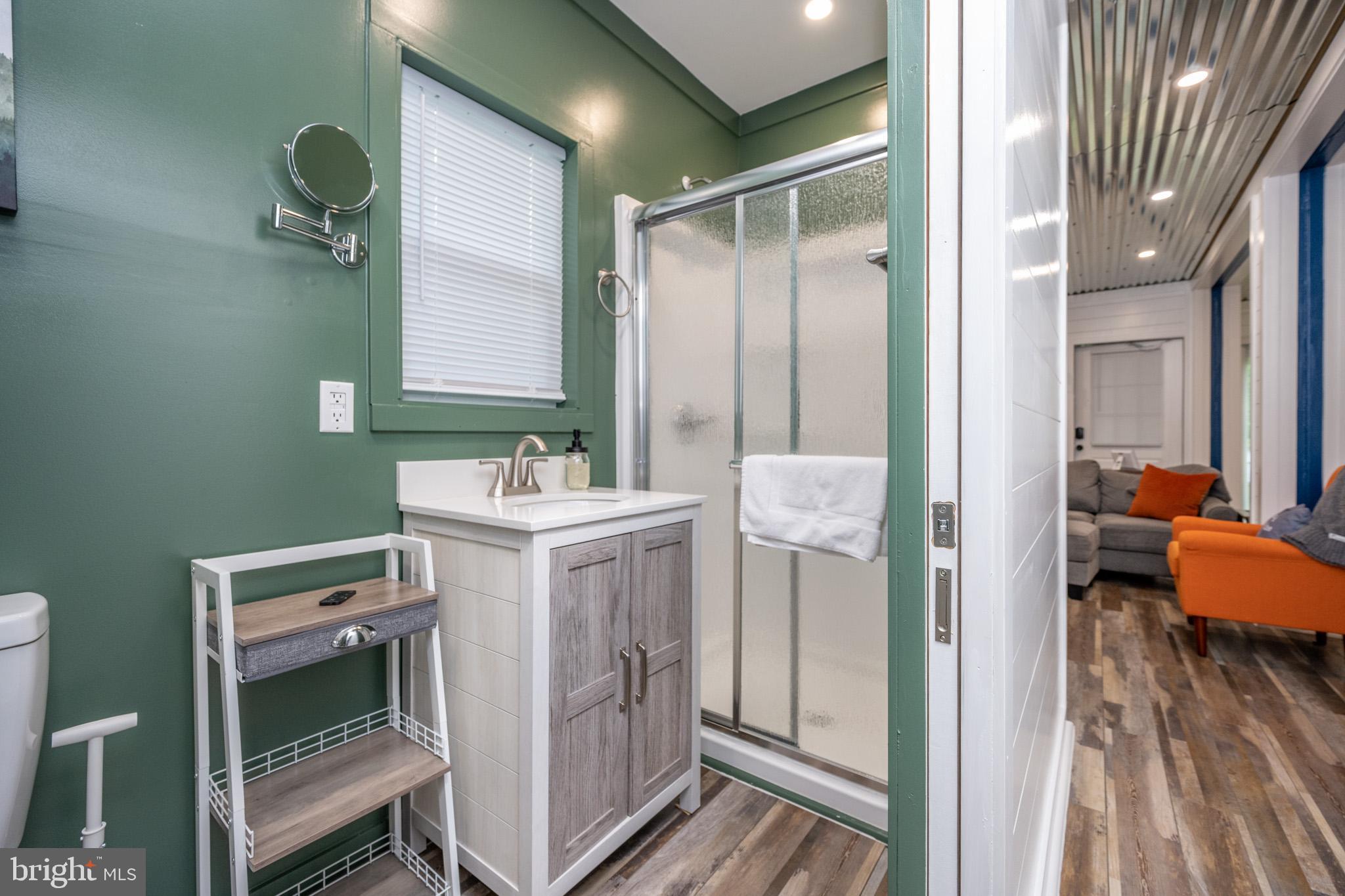 GLENDALE ROAD - Residential