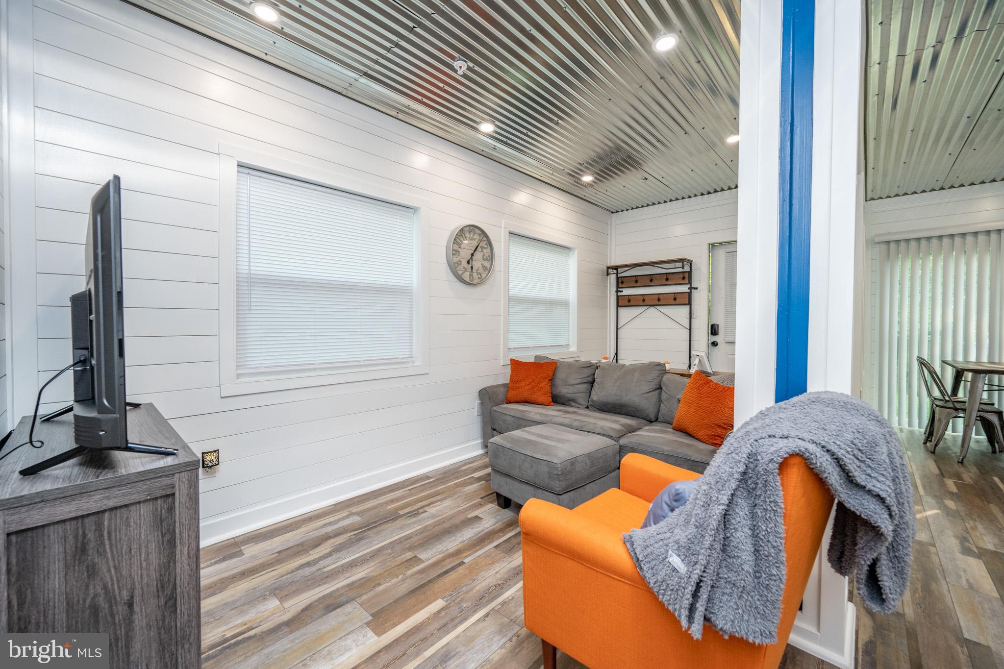 GLENDALE ROAD - Residential