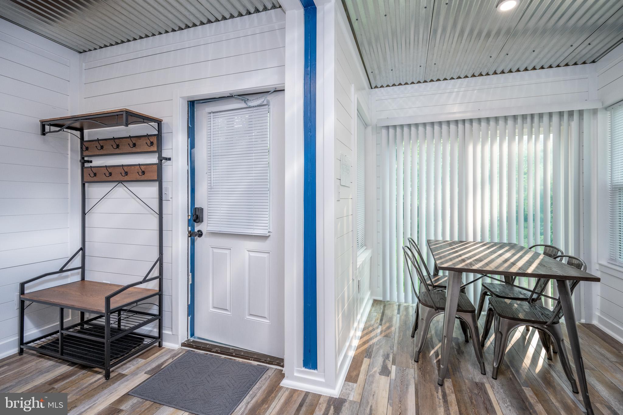 GLENDALE ROAD - Residential