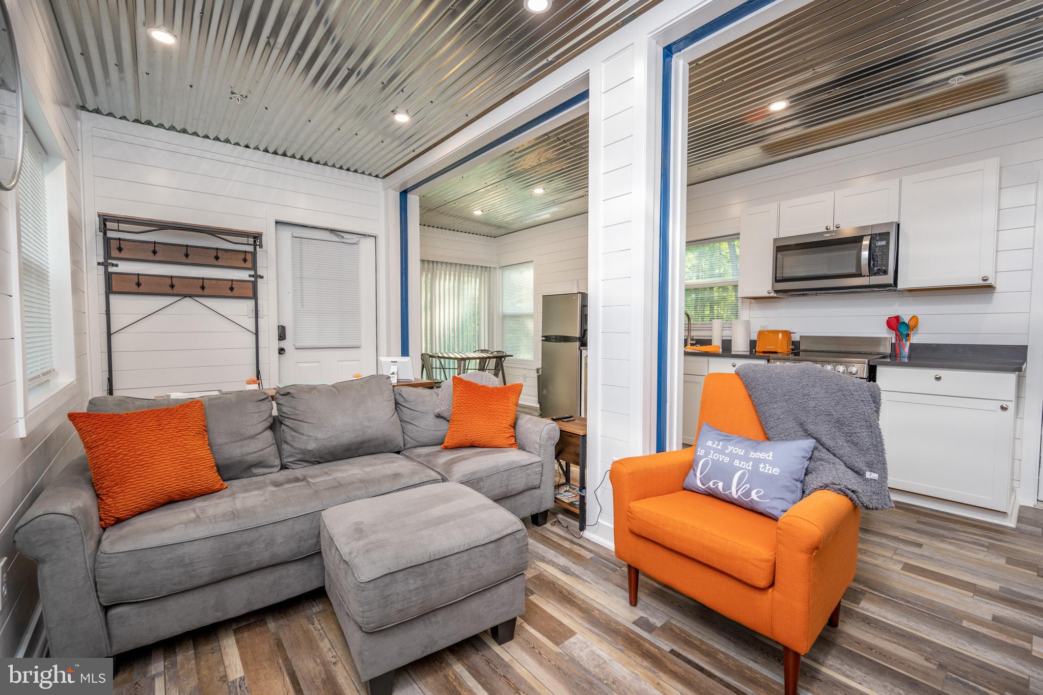 GLENDALE ROAD - Residential