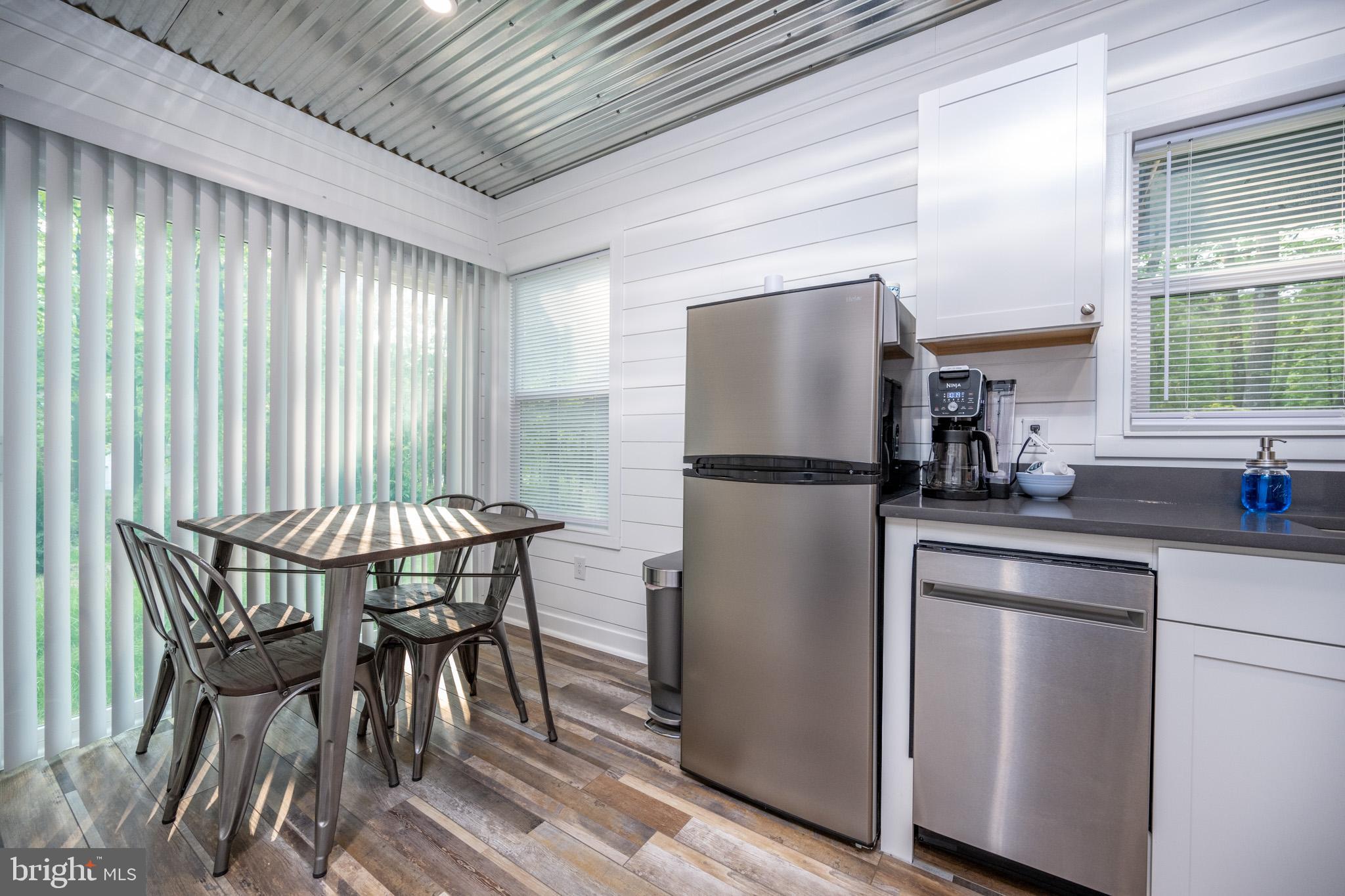 GLENDALE ROAD - Residential