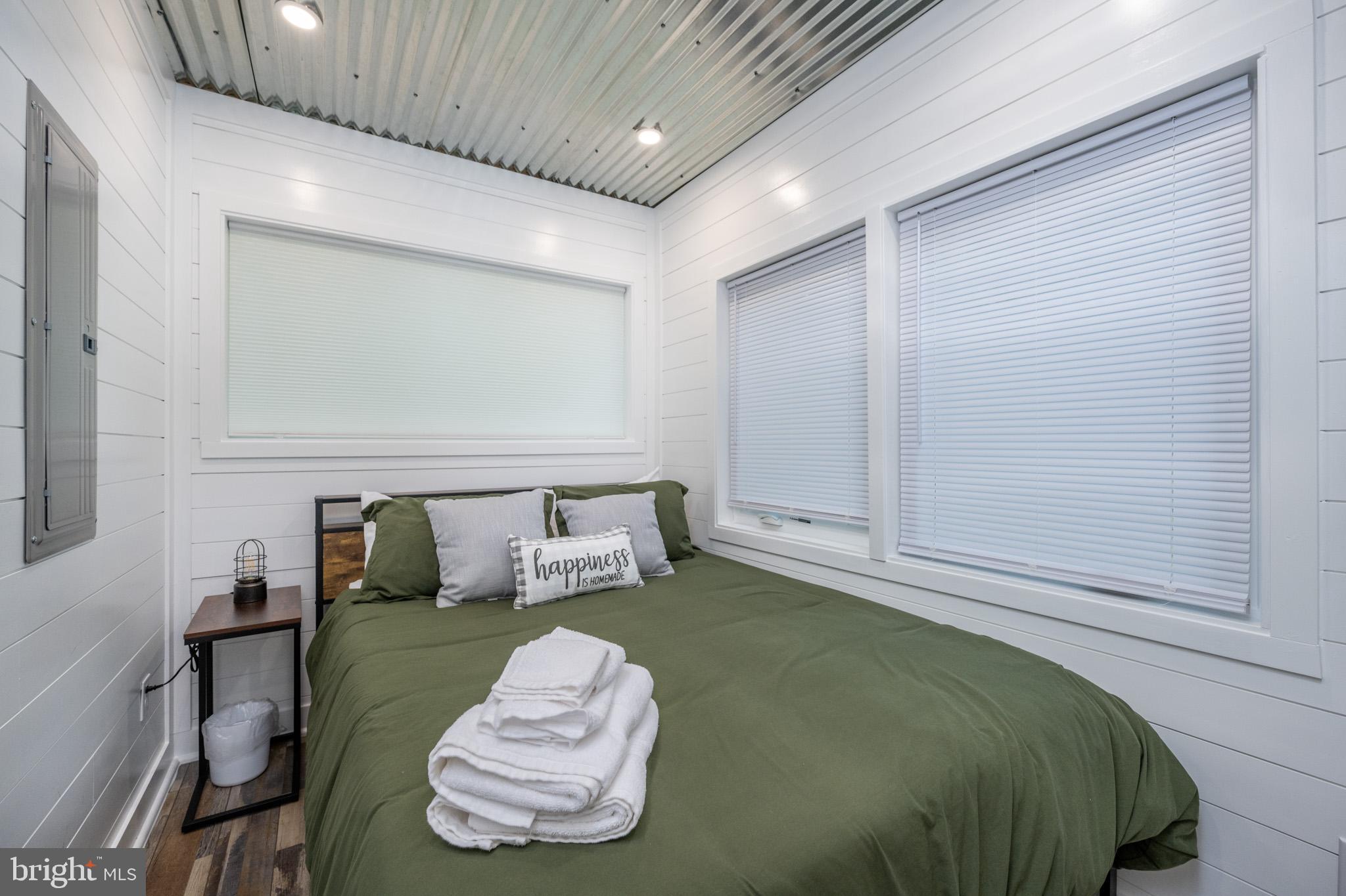 GLENDALE ROAD - Residential