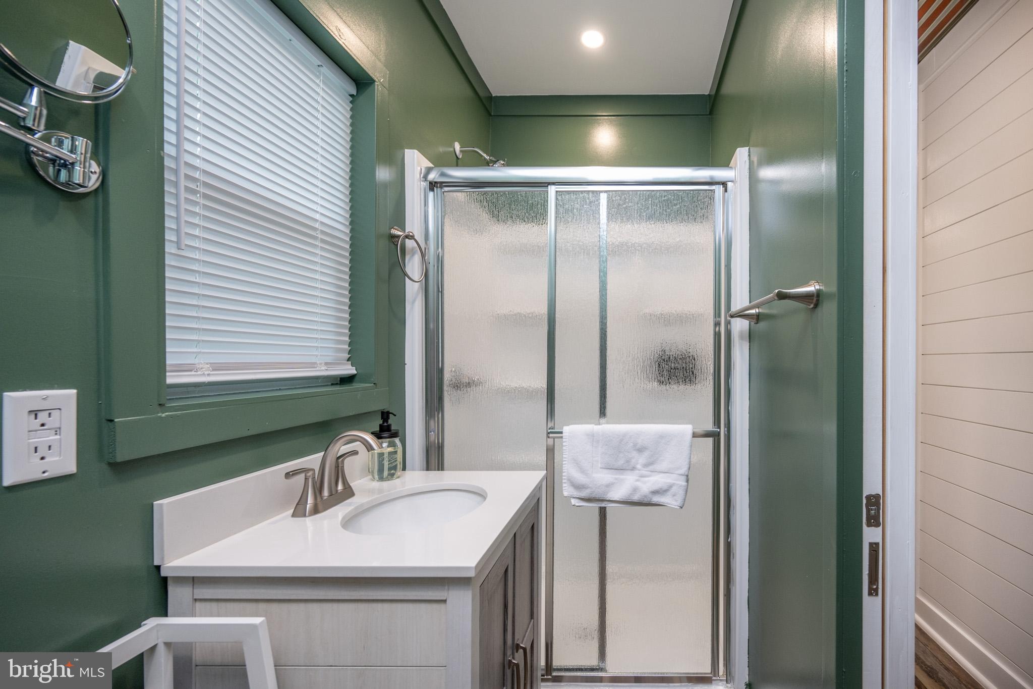 GLENDALE ROAD - Residential