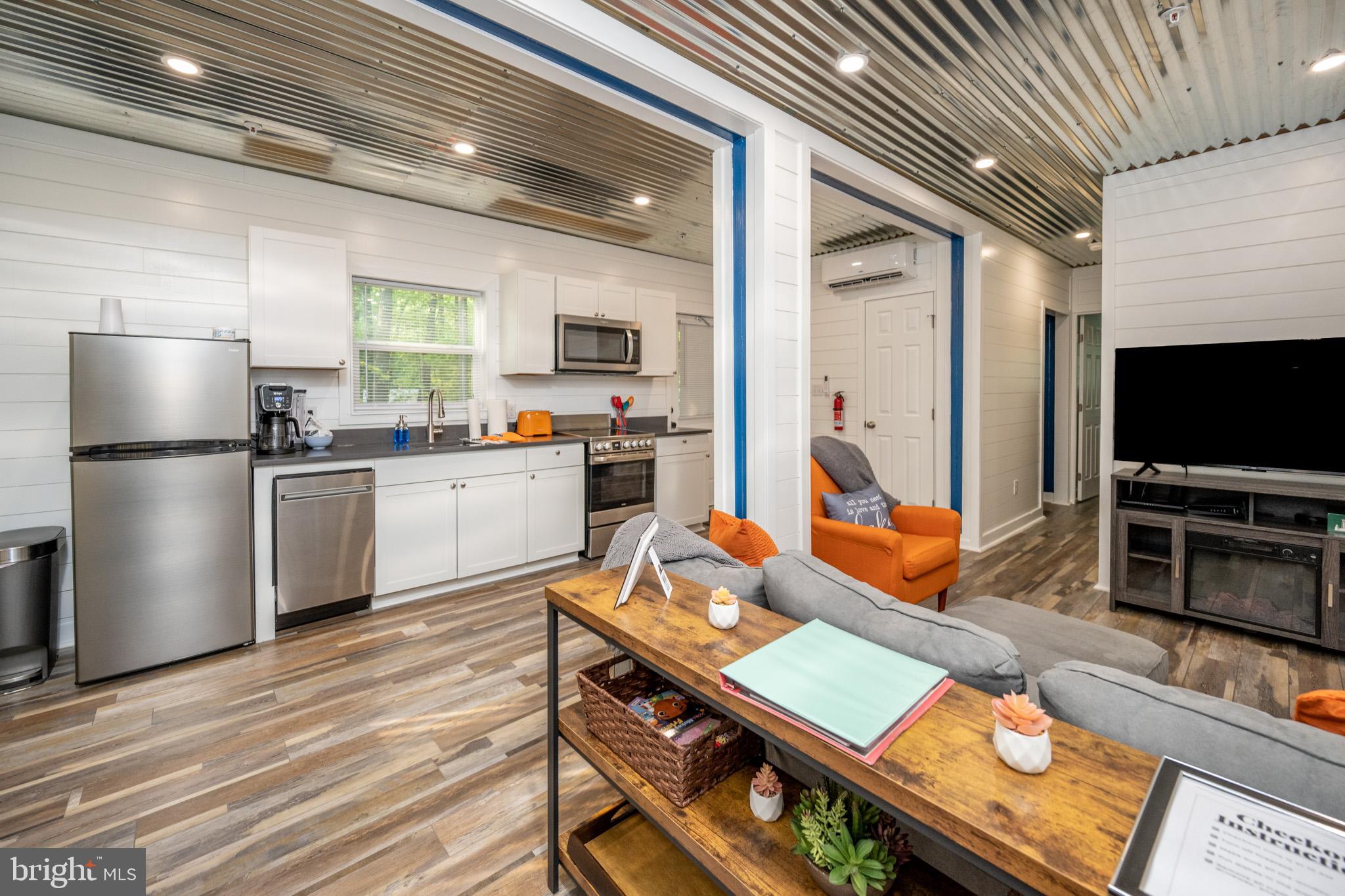 GLENDALE ROAD - Residential