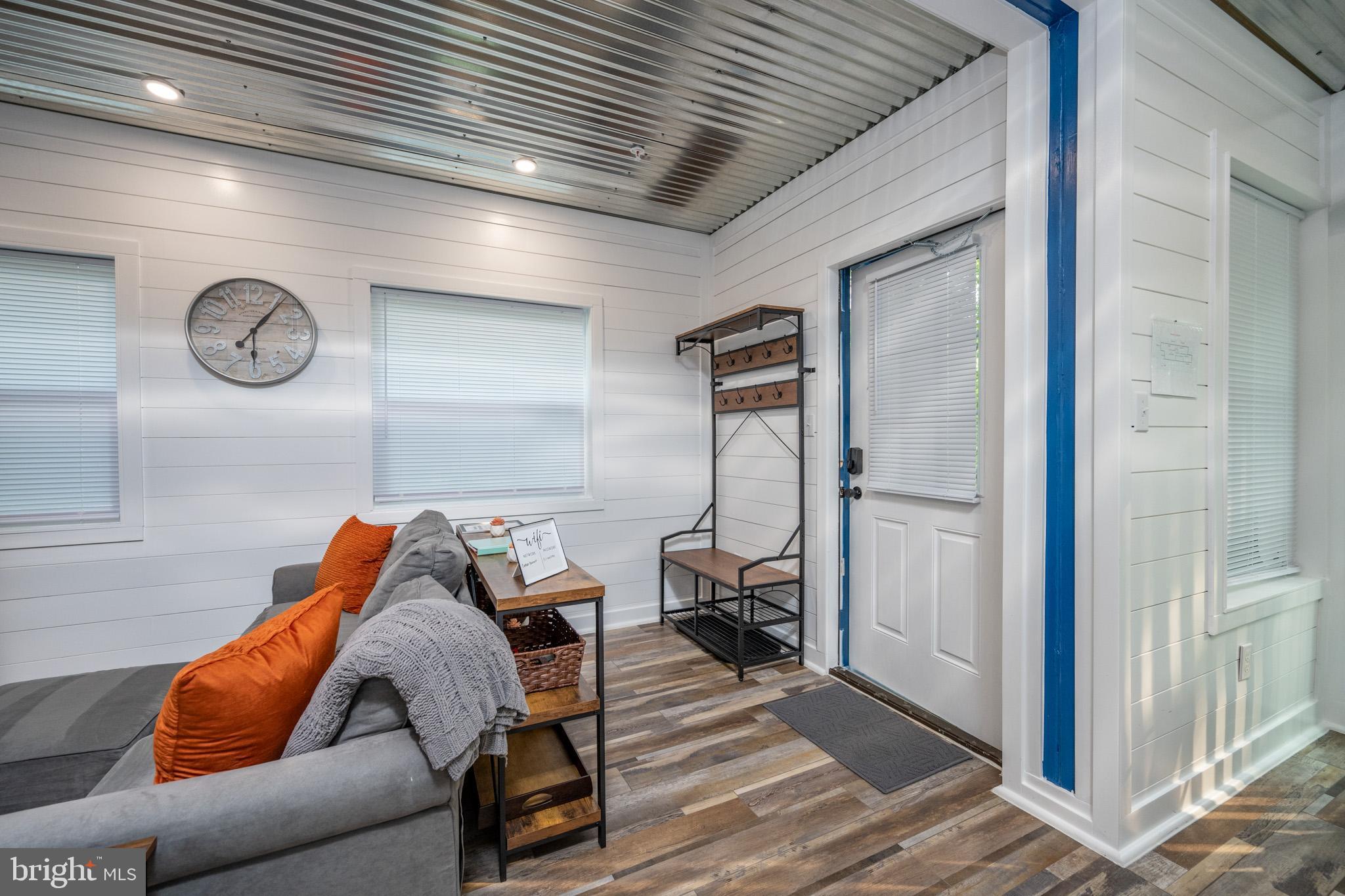 GLENDALE ROAD - Residential