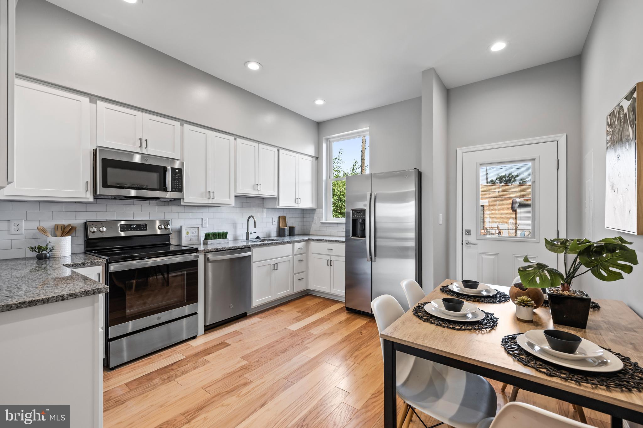 JOHNSTON SQUARE - Residential