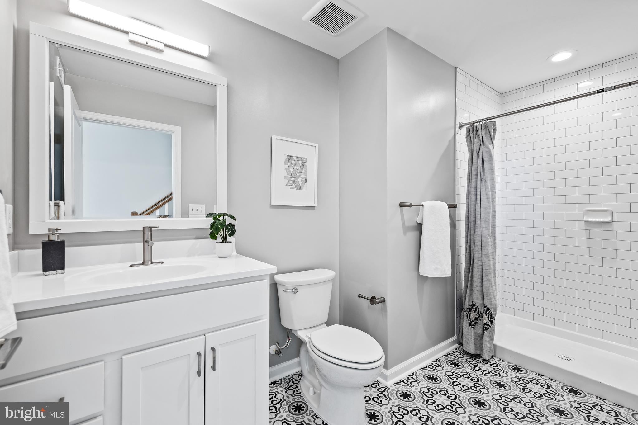 JOHNSTON SQUARE - Residential