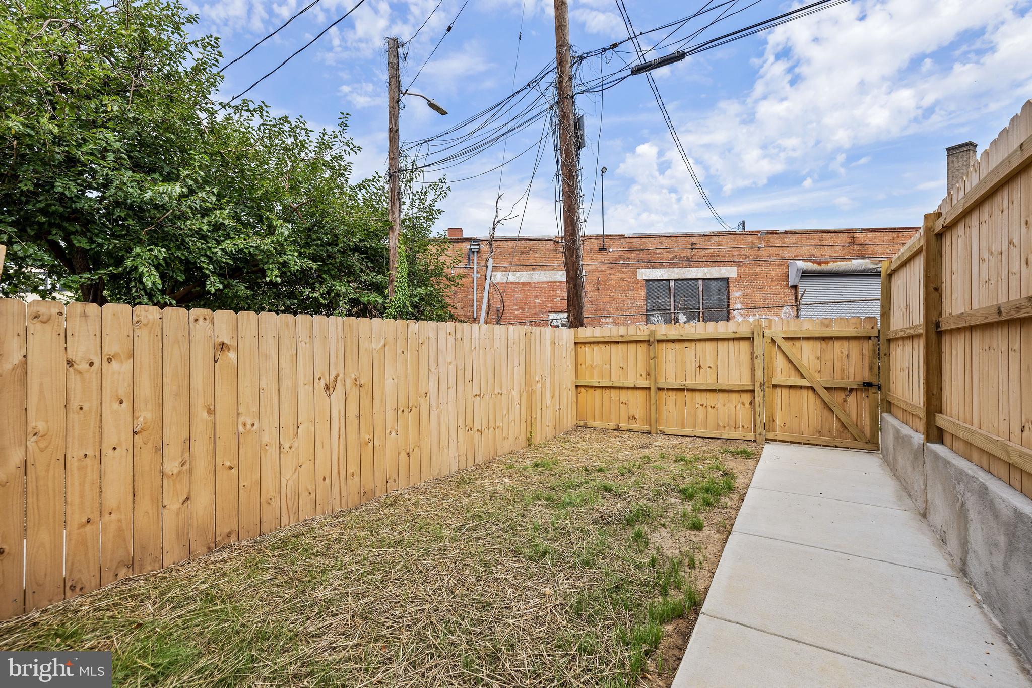 JOHNSTON SQUARE - Residential