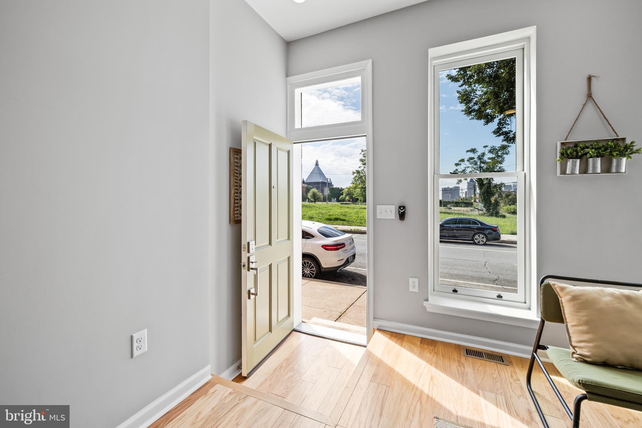 JOHNSTON SQUARE - Residential