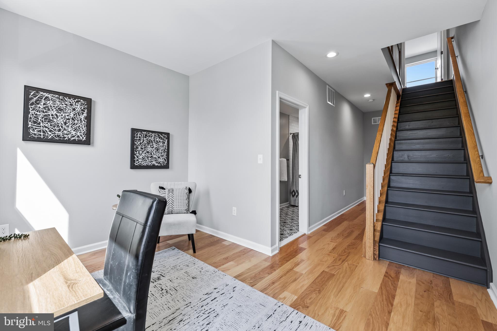 JOHNSTON SQUARE - Residential