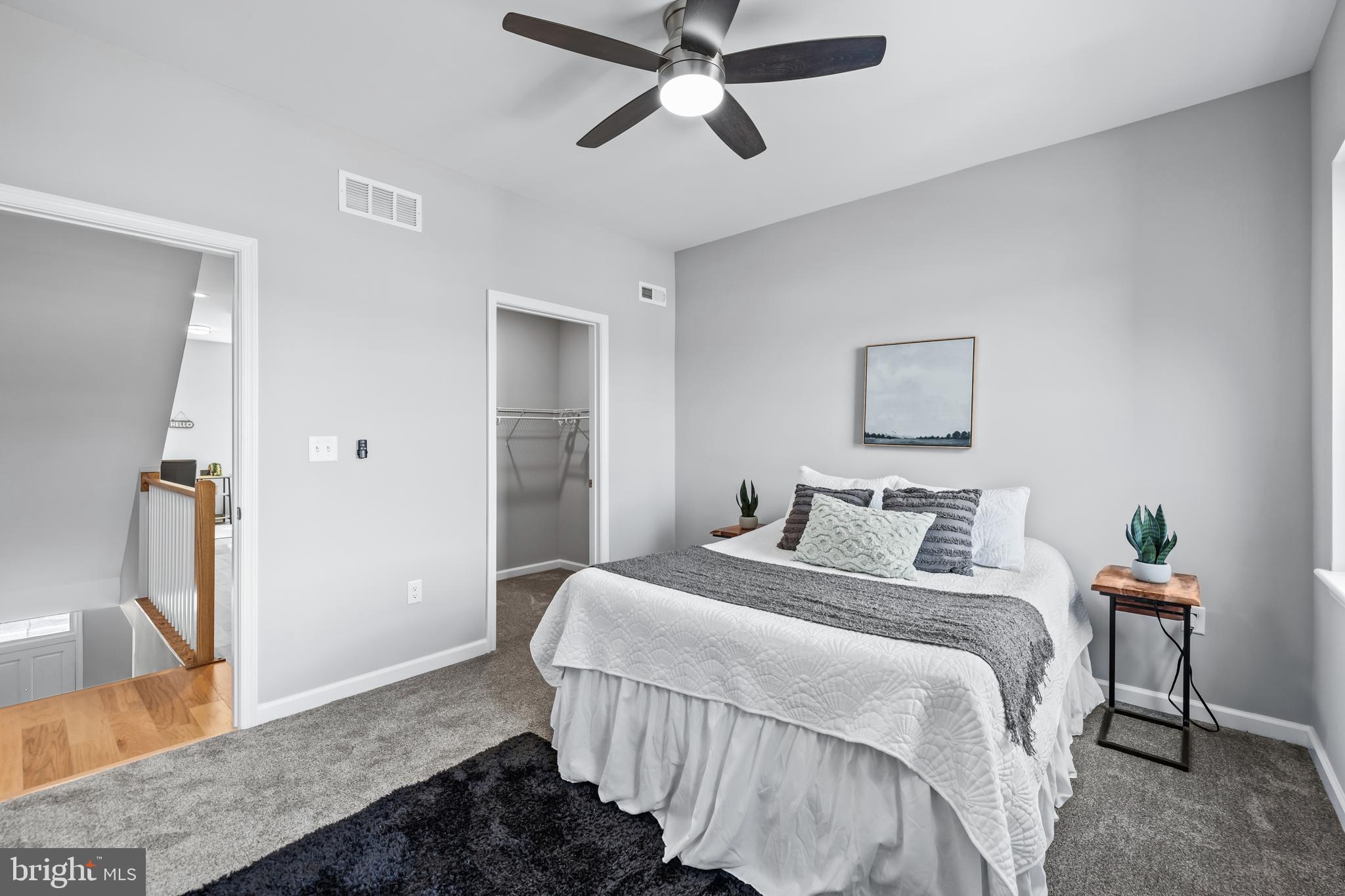 JOHNSTON SQUARE - Residential