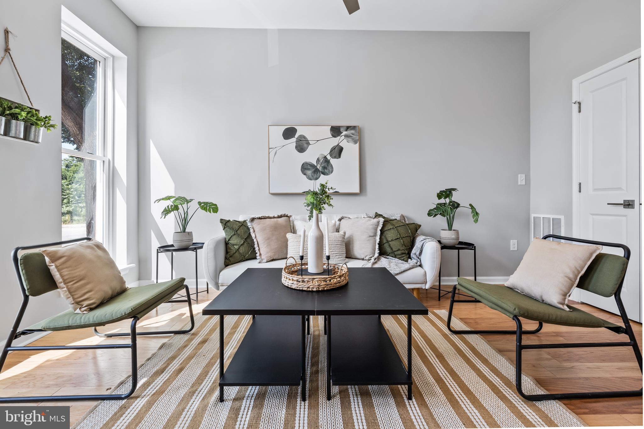 JOHNSTON SQUARE - Residential