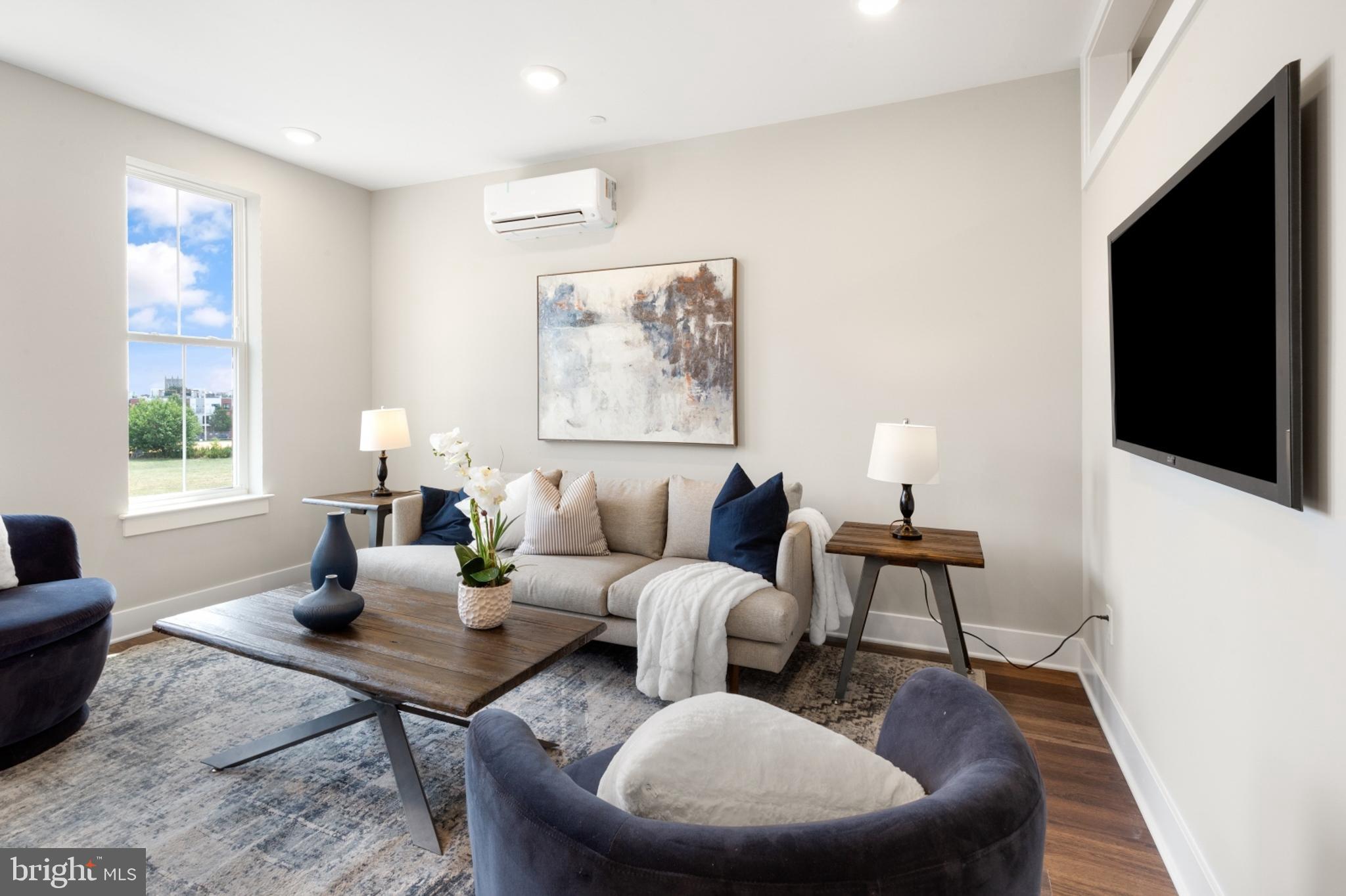 1924 N FRONT STREET 306