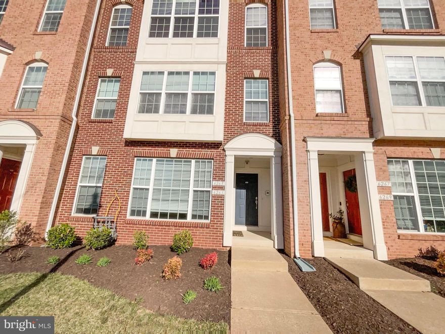 Seller may consider buyer concessions if made in an offer. Fantastic home in sought after location! This home has Fresh Interior Paint. Discover a bright interior tied together with a neutral color palette. Step into the kitchen, complete with an eye catching stylish backsplash. Relax in your primary suite with a walk in closet included.  The primary bathroom is fully equipped with a separate tub and shower, double sinks, and plenty of under sink storage. Don't miss this incredible opportunity.