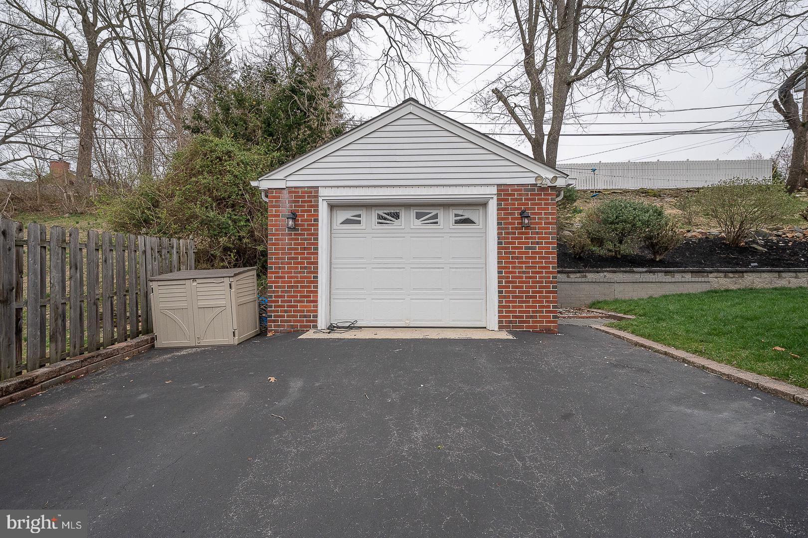 ROSE TREE WOODS - Residential