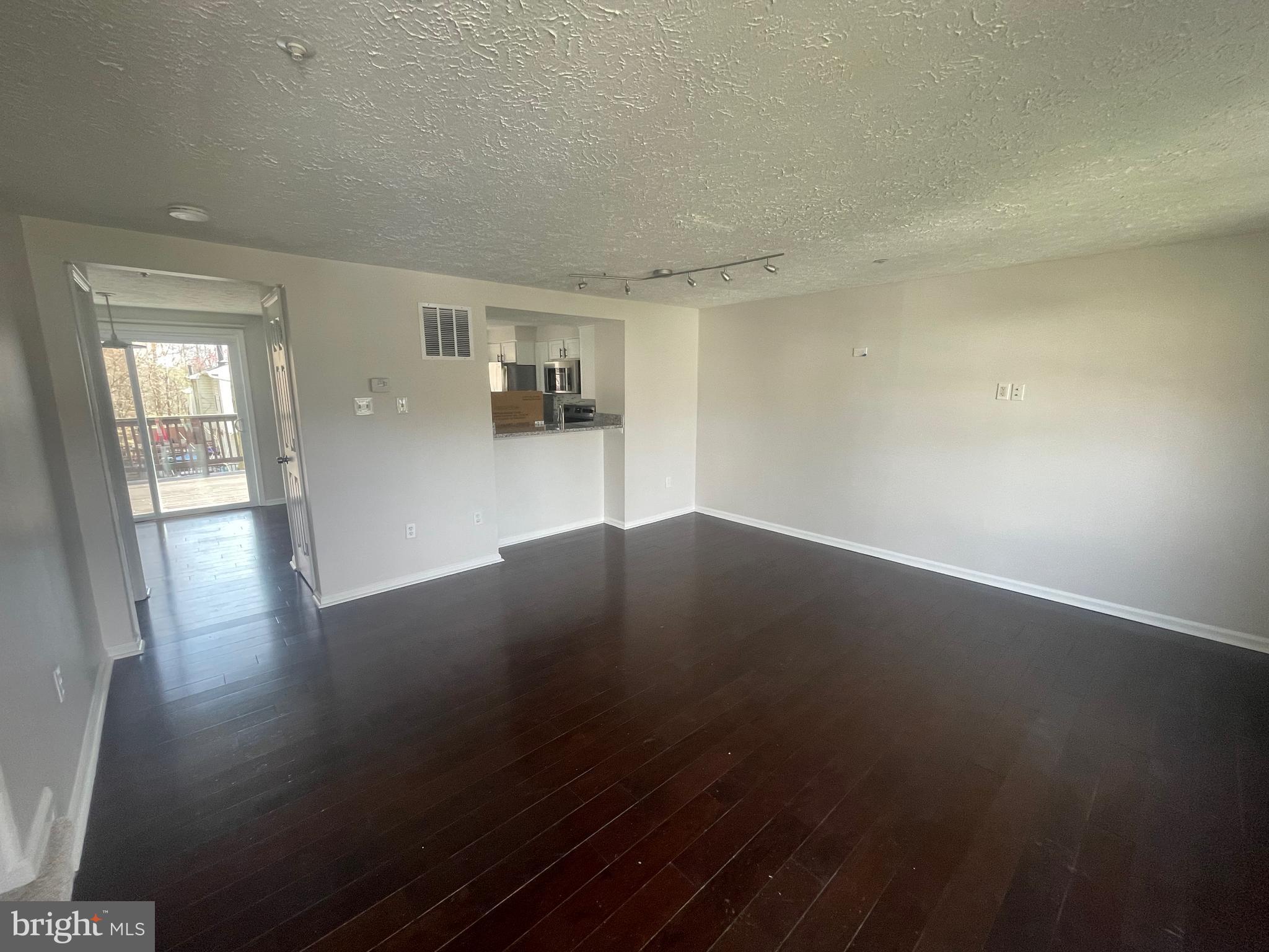 SAVAGE MEADOWS - Residential Lease