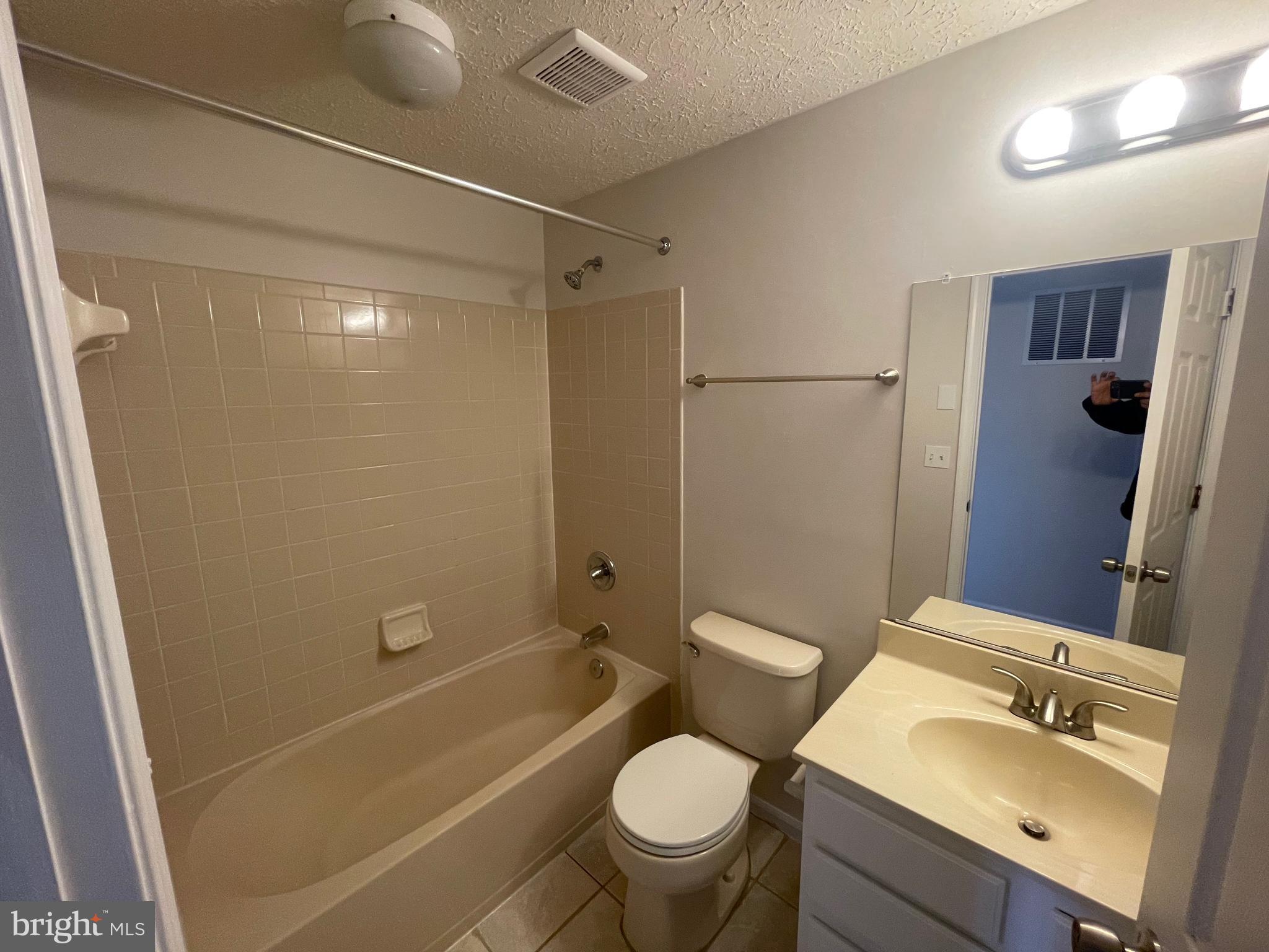 SAVAGE MEADOWS - Residential Lease