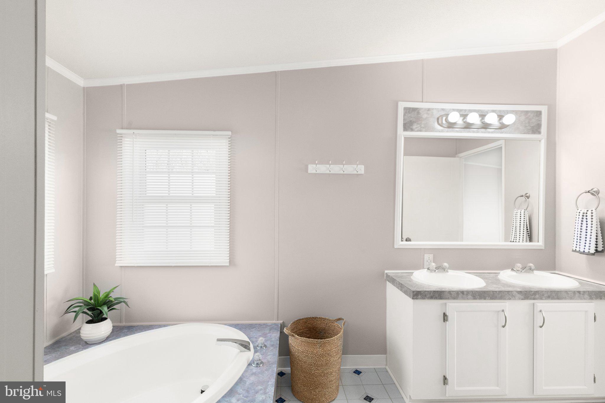 BUSH RIVER MANOR - Residential