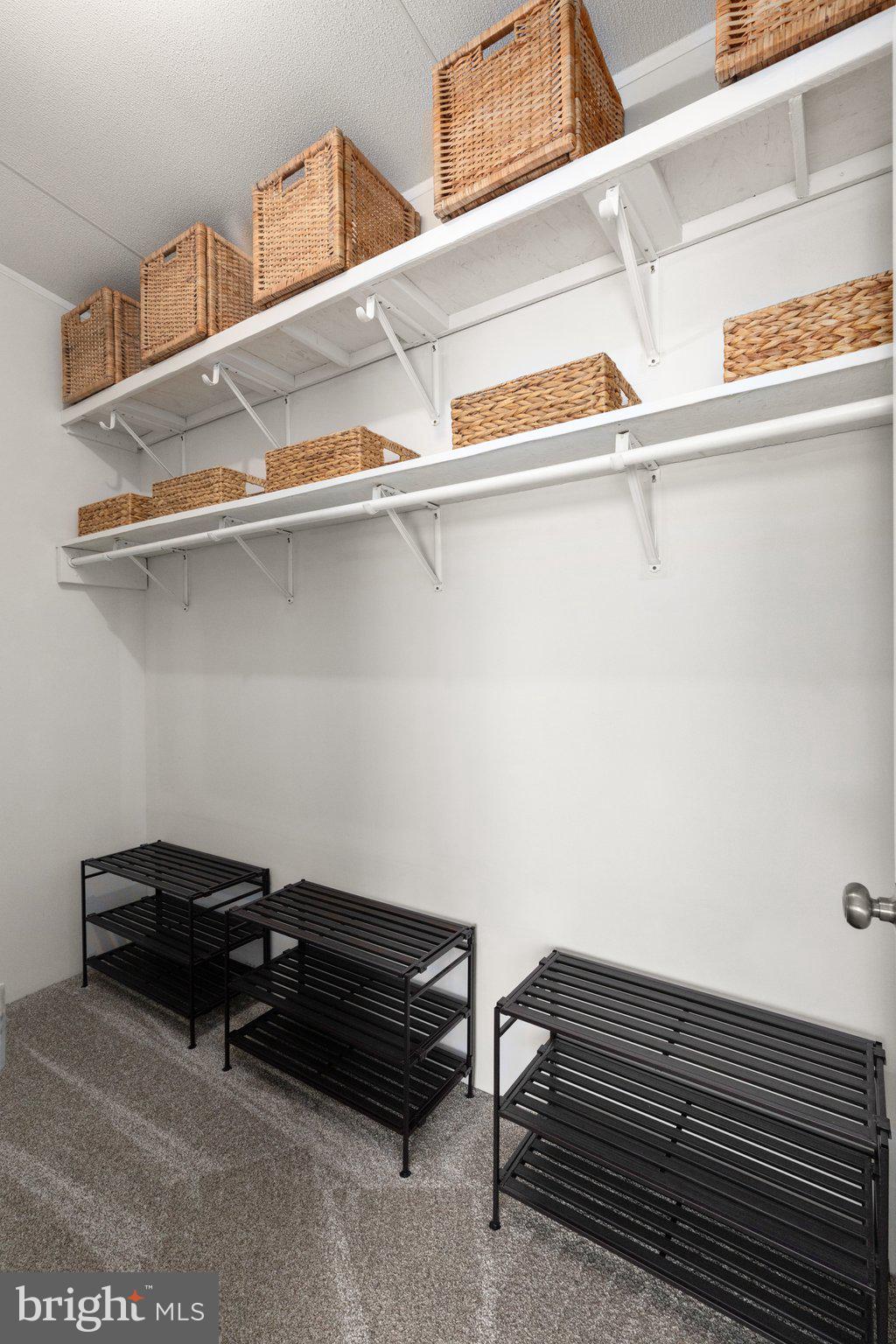 BUSH RIVER MANOR - Residential