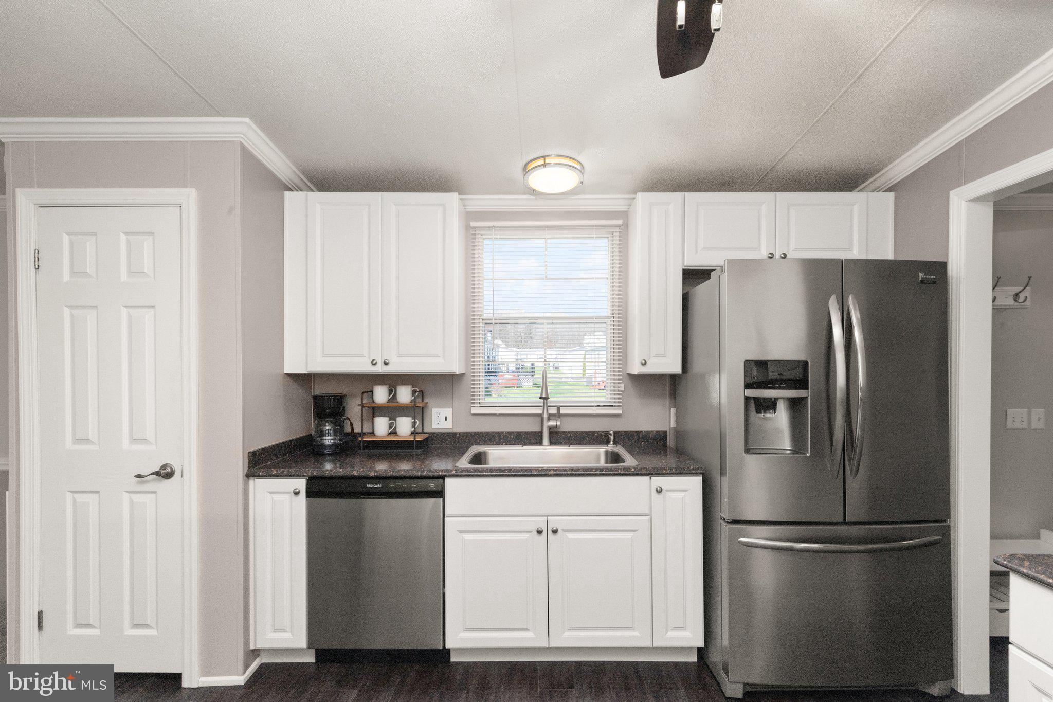 BUSH RIVER MANOR - Residential