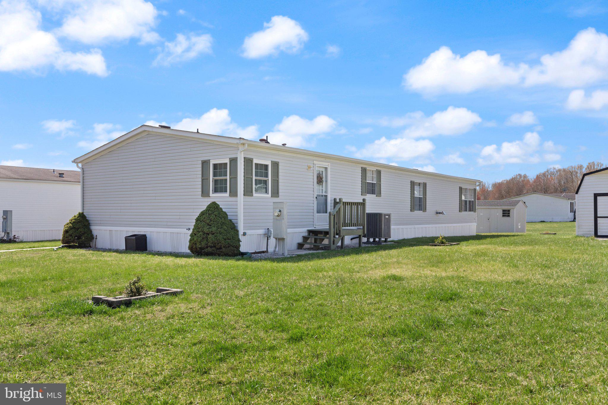 BUSH RIVER MANOR - Residential