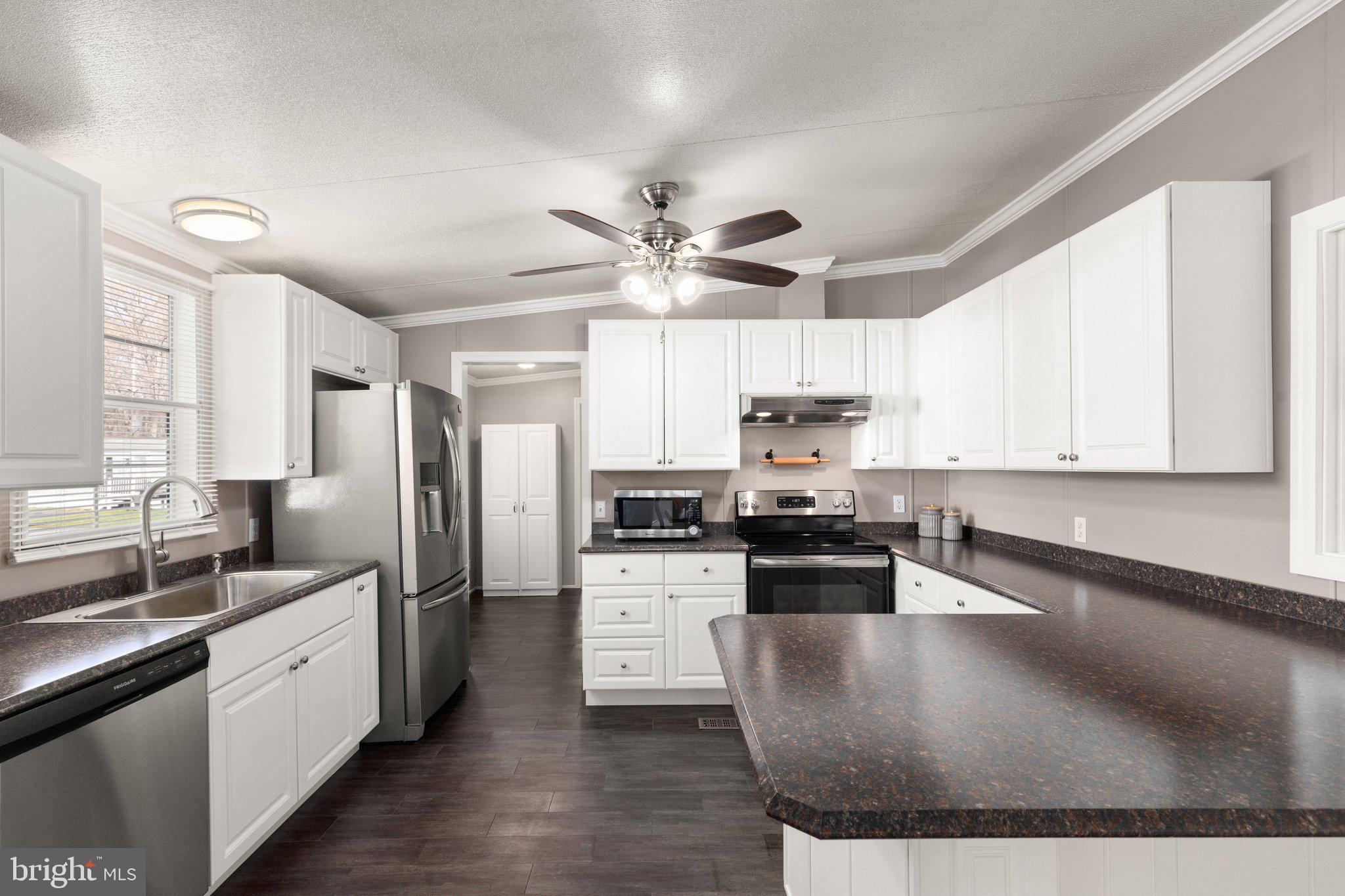 BUSH RIVER MANOR - Residential