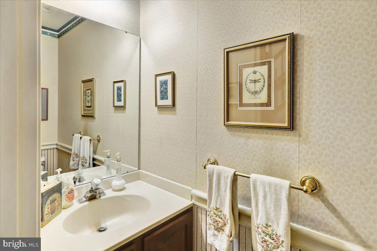 WILLIAMSBURG - Residential