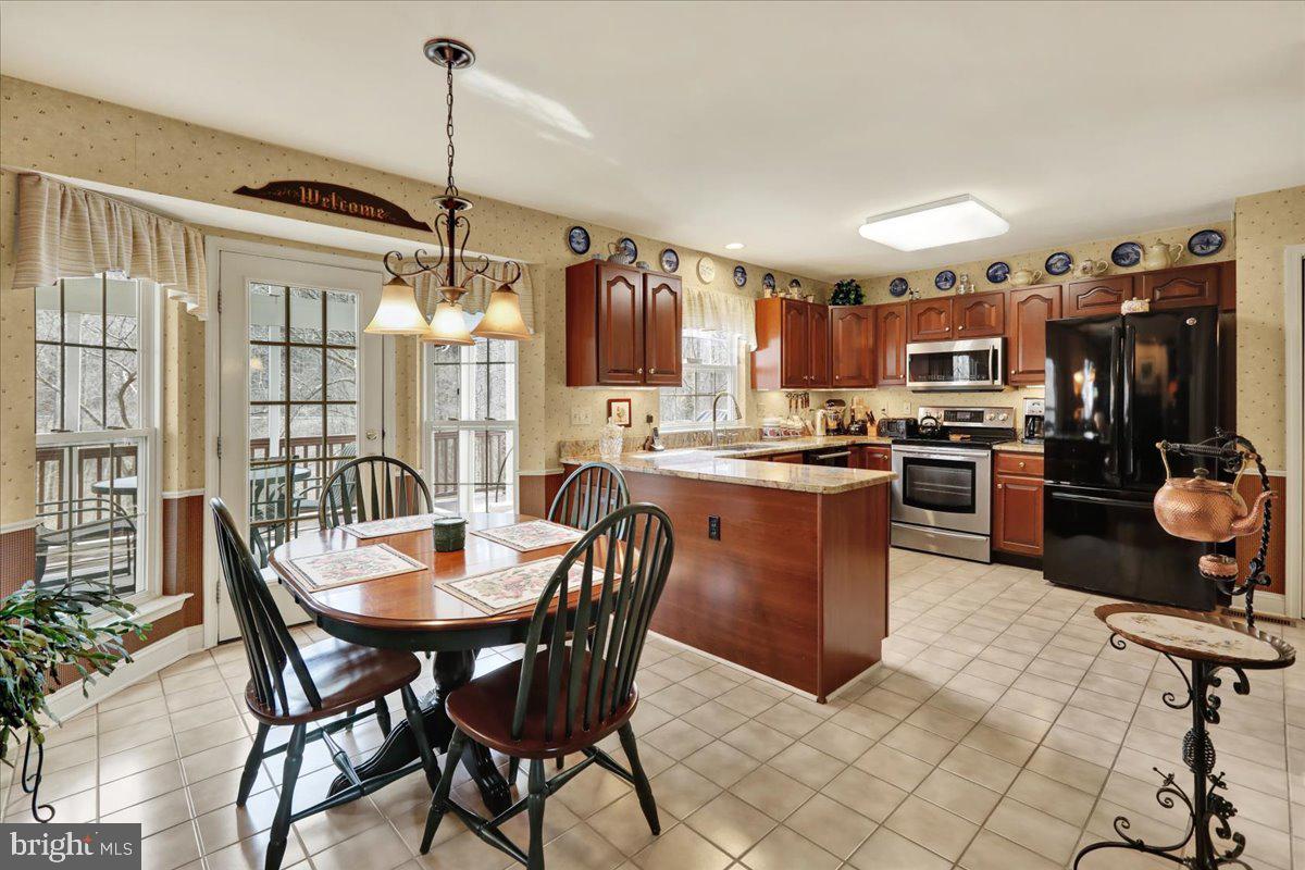 WILLIAMSBURG - Residential