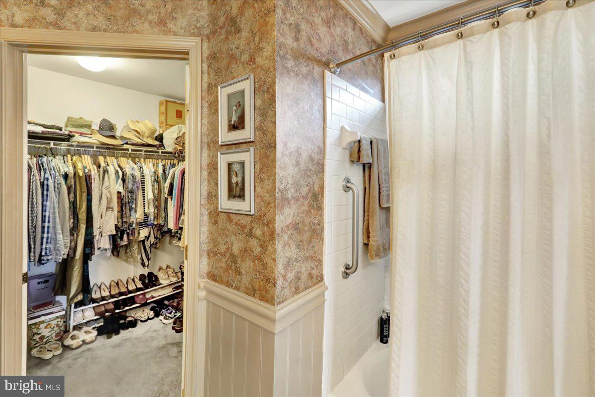 WILLIAMSBURG - Residential