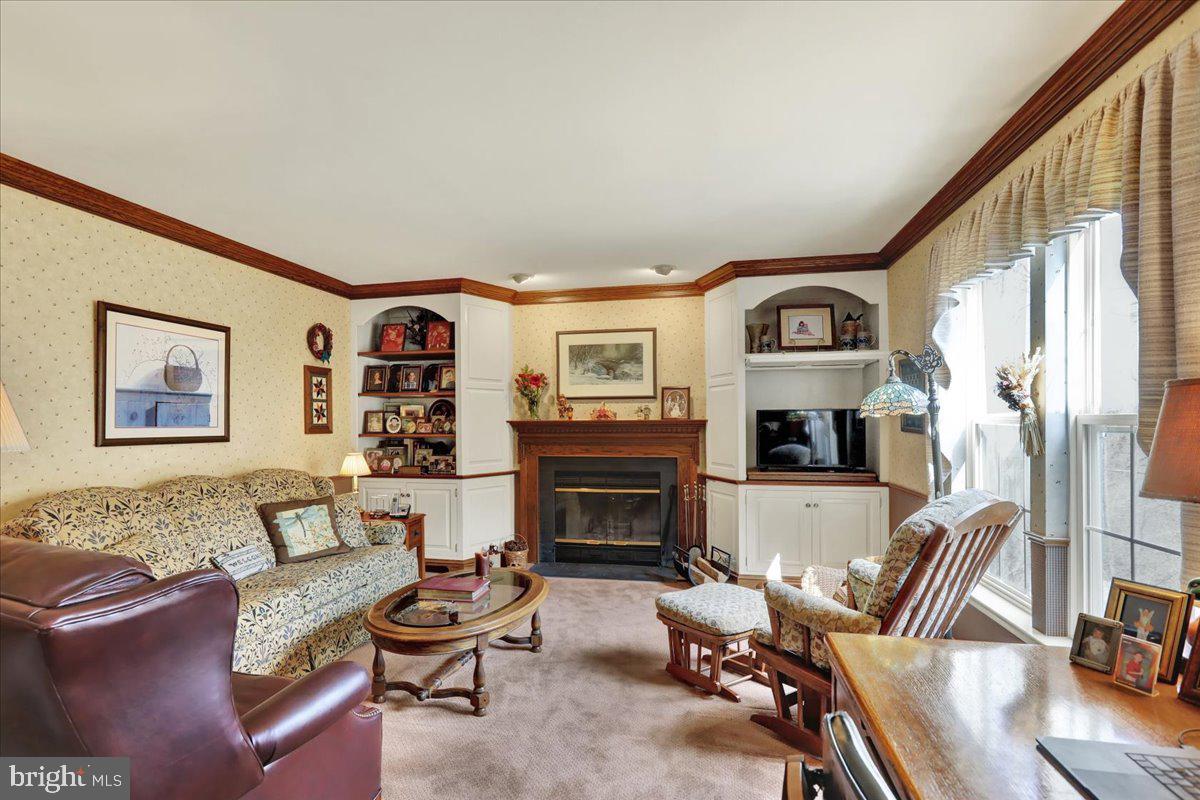 WILLIAMSBURG - Residential