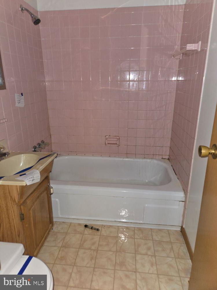 WILLOUGHBY COURT - Residential