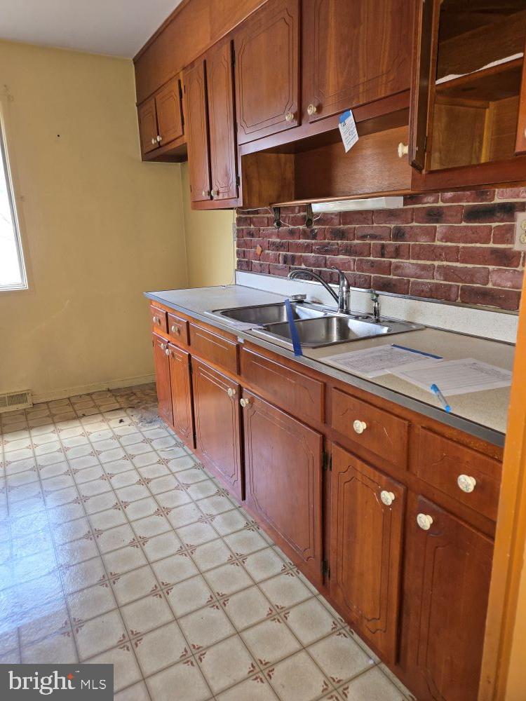 WILLOUGHBY COURT - Residential