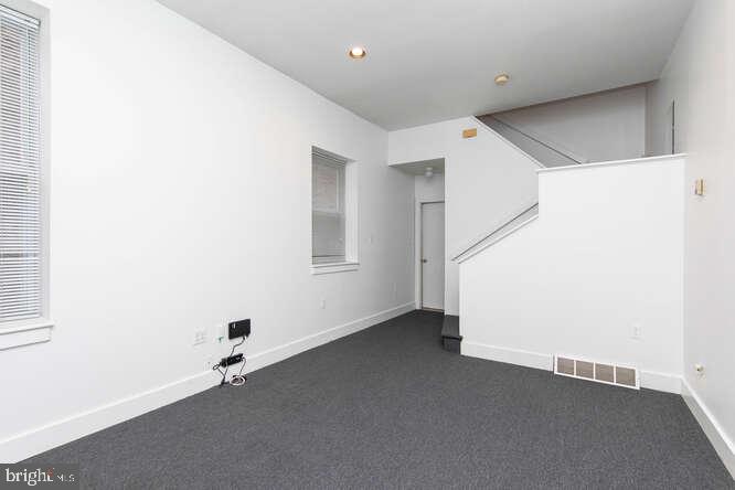 EAST FALLS - Residential Lease