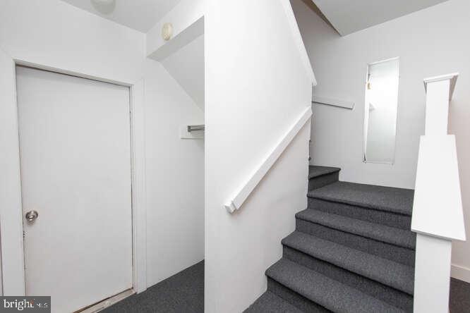 EAST FALLS - Residential Lease