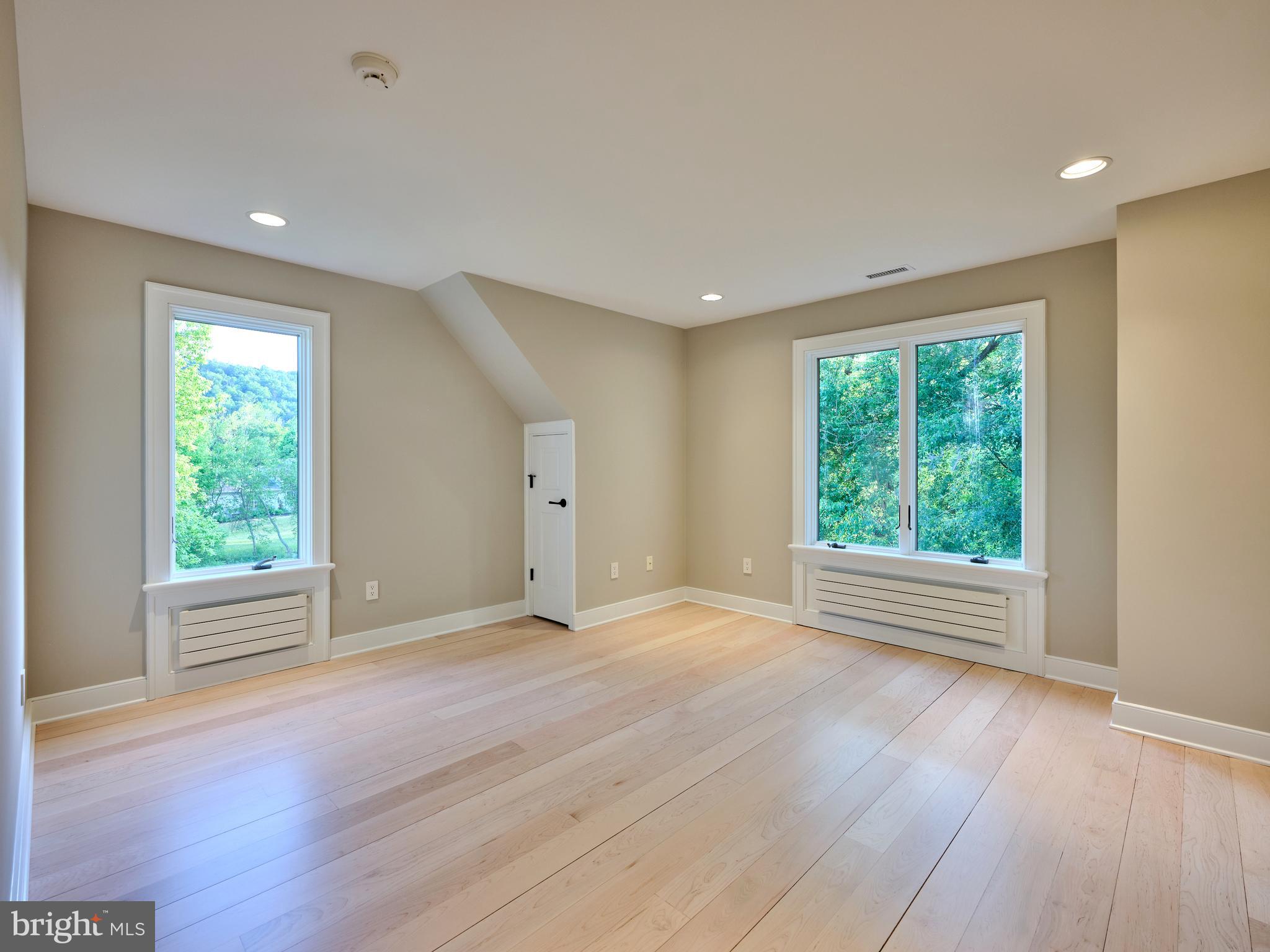 UPPER BLACK EDDY - Residential