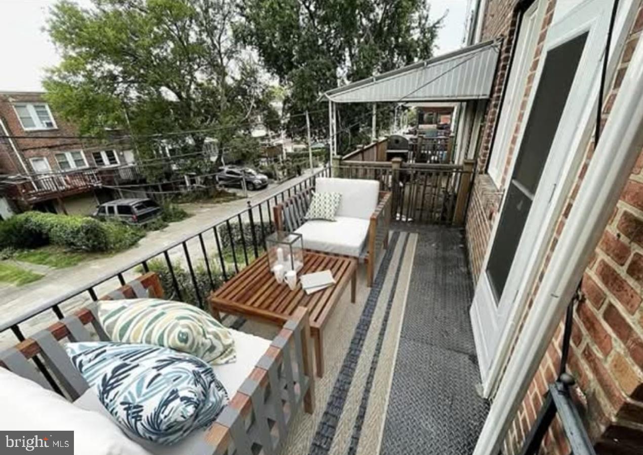 WEST OAK LANE - Residential Income