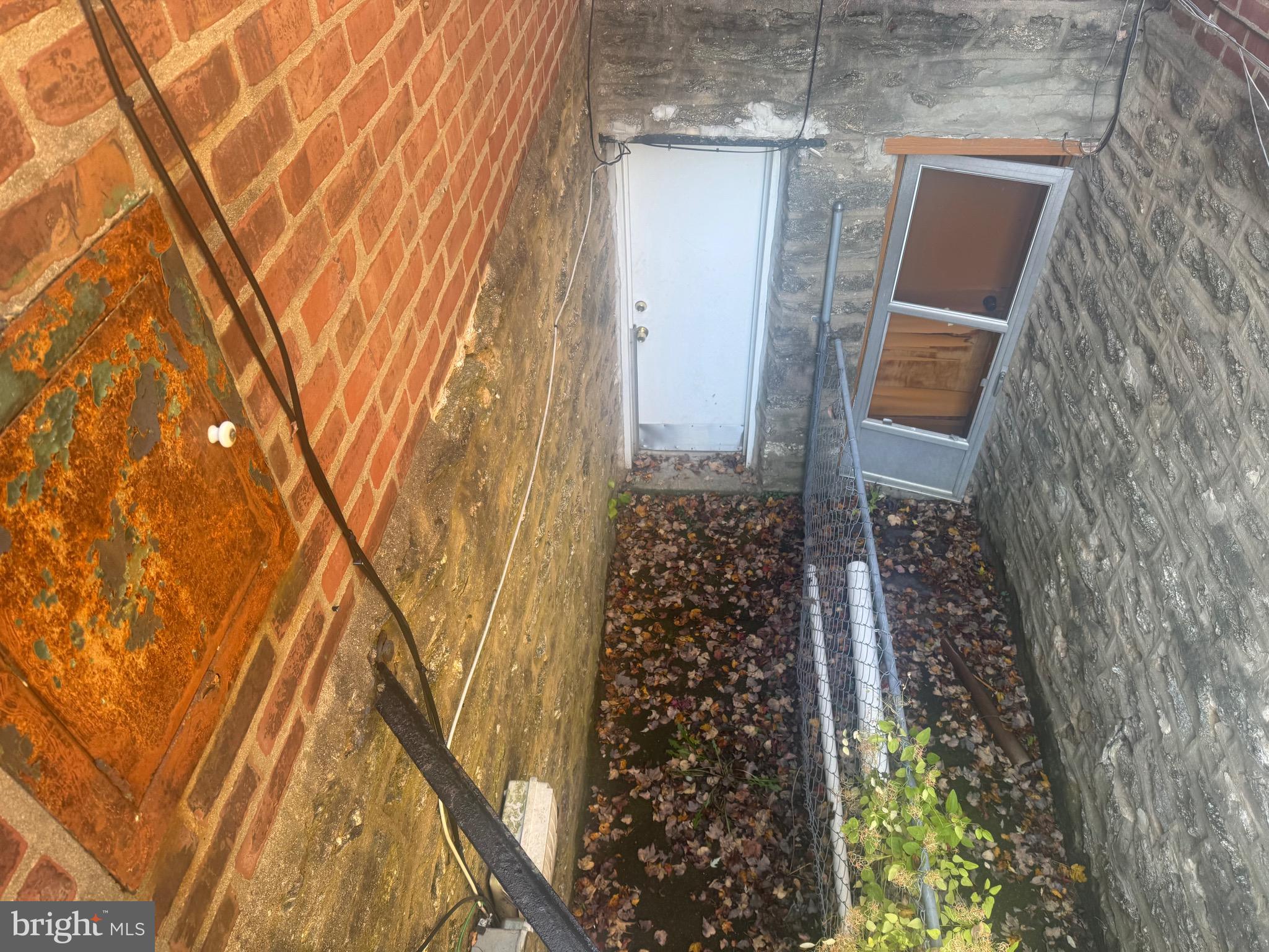 WEST OAK LANE - Residential Income