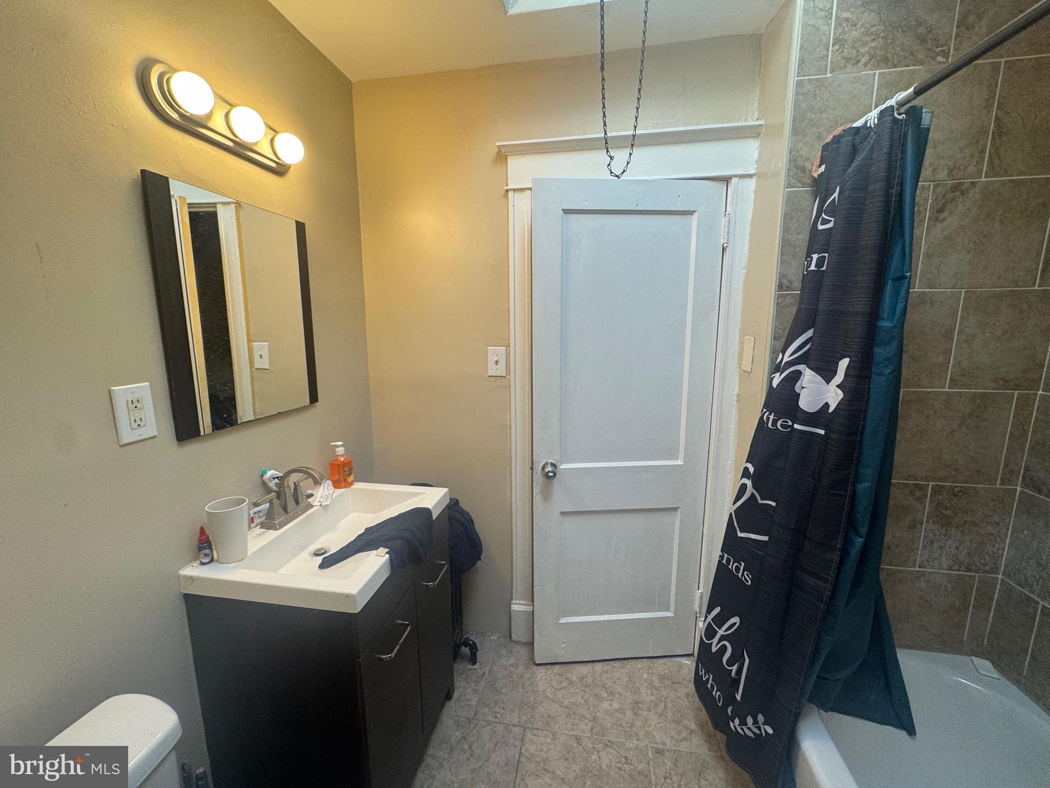 WEST OAK LANE - Residential Income