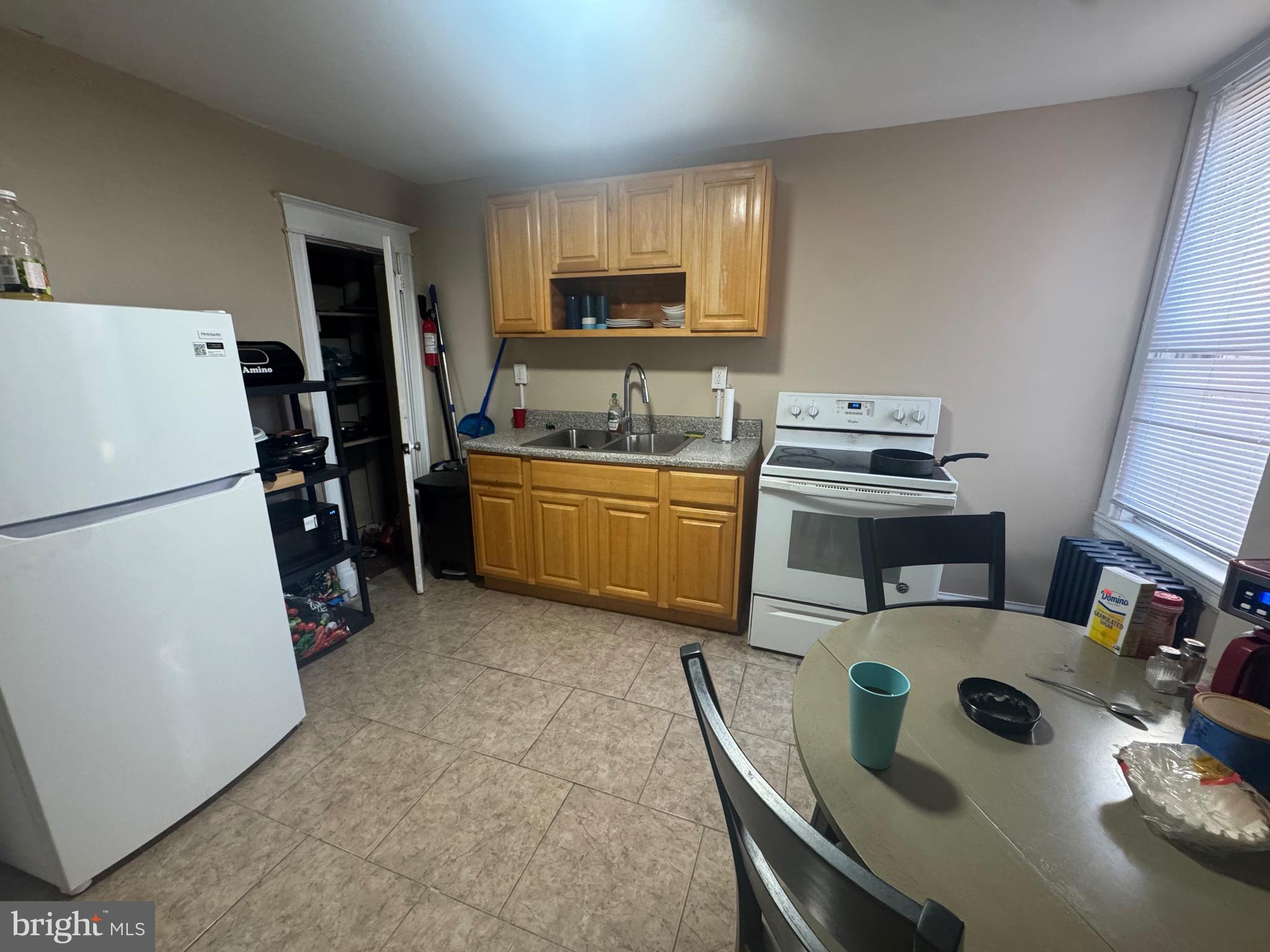 WEST OAK LANE - Residential Income