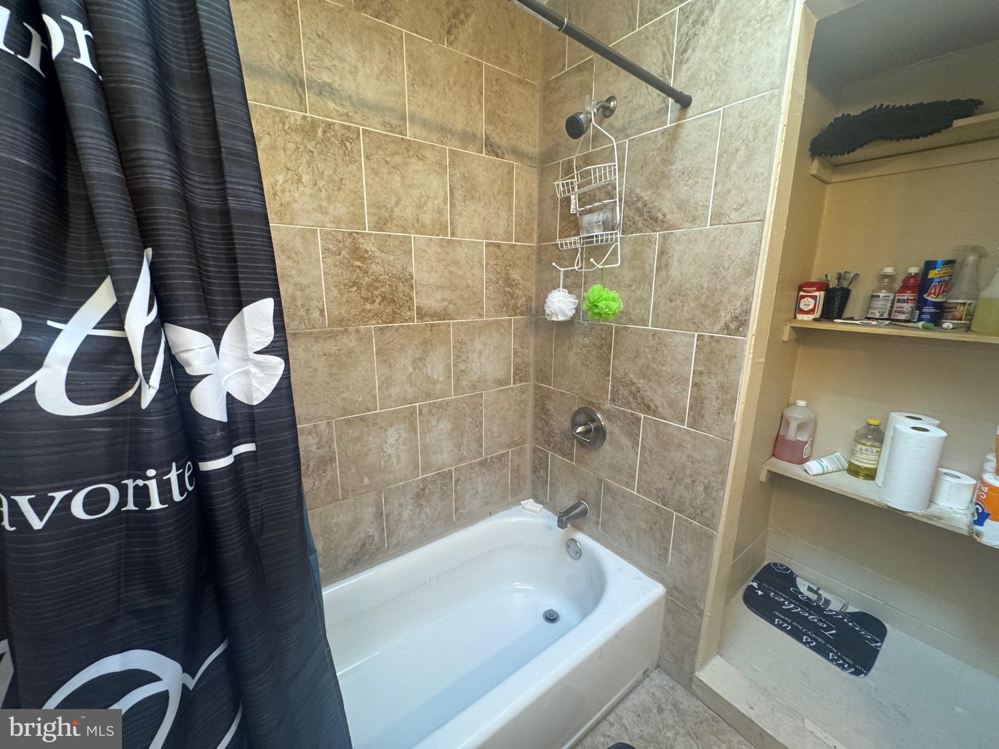 WEST OAK LANE - Residential Income