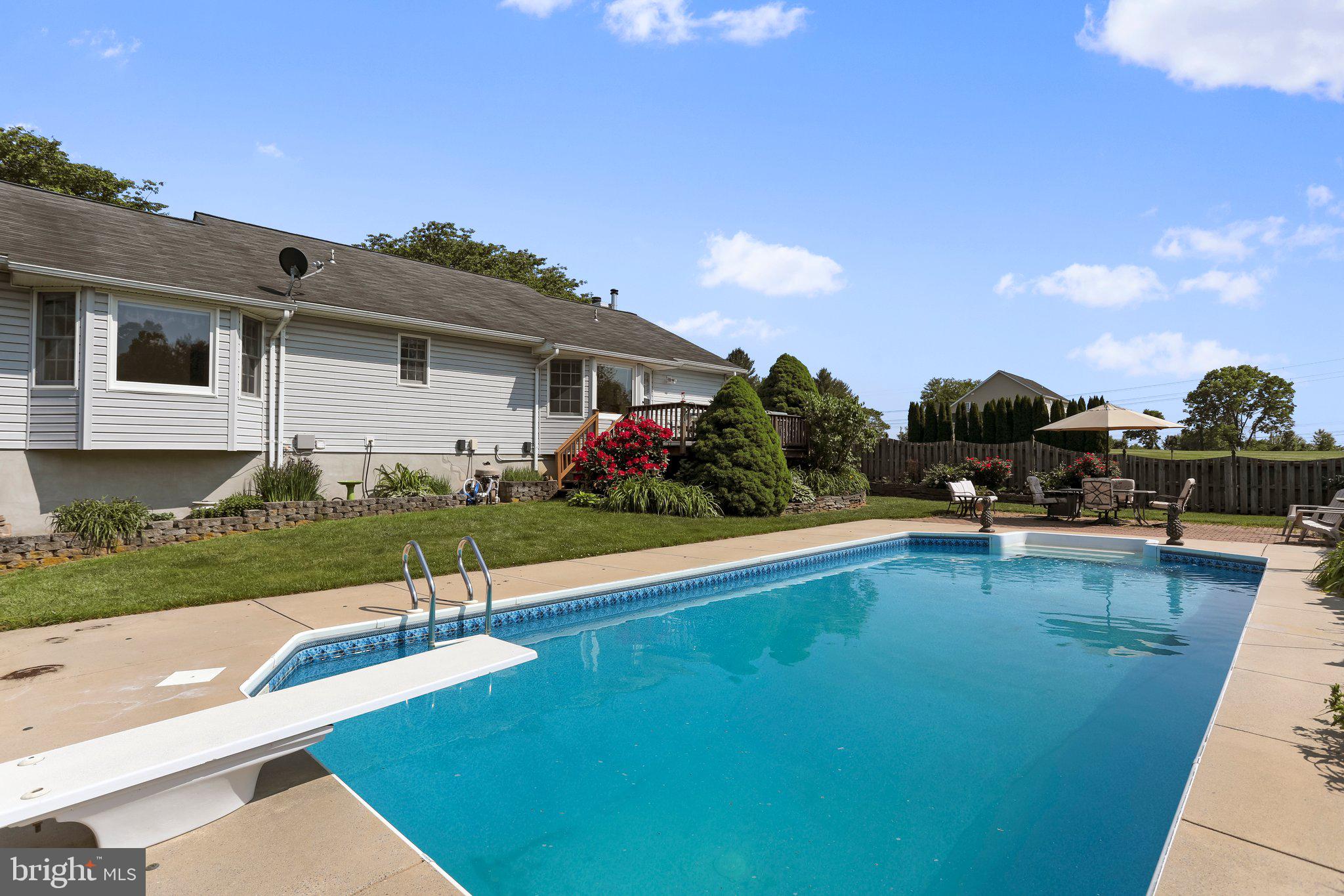 PEMBROKE GROVE - Residential