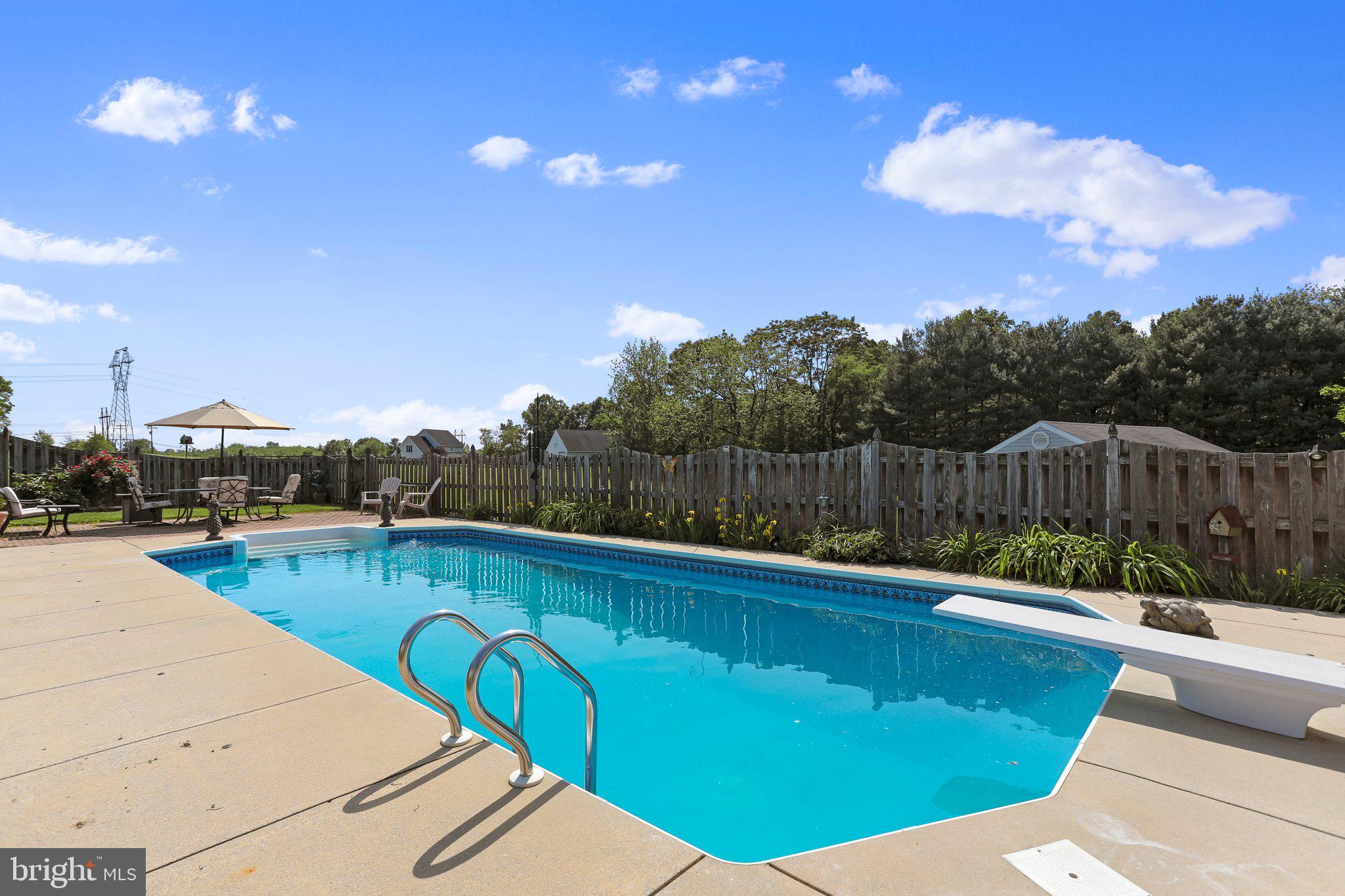 PEMBROKE GROVE - Residential