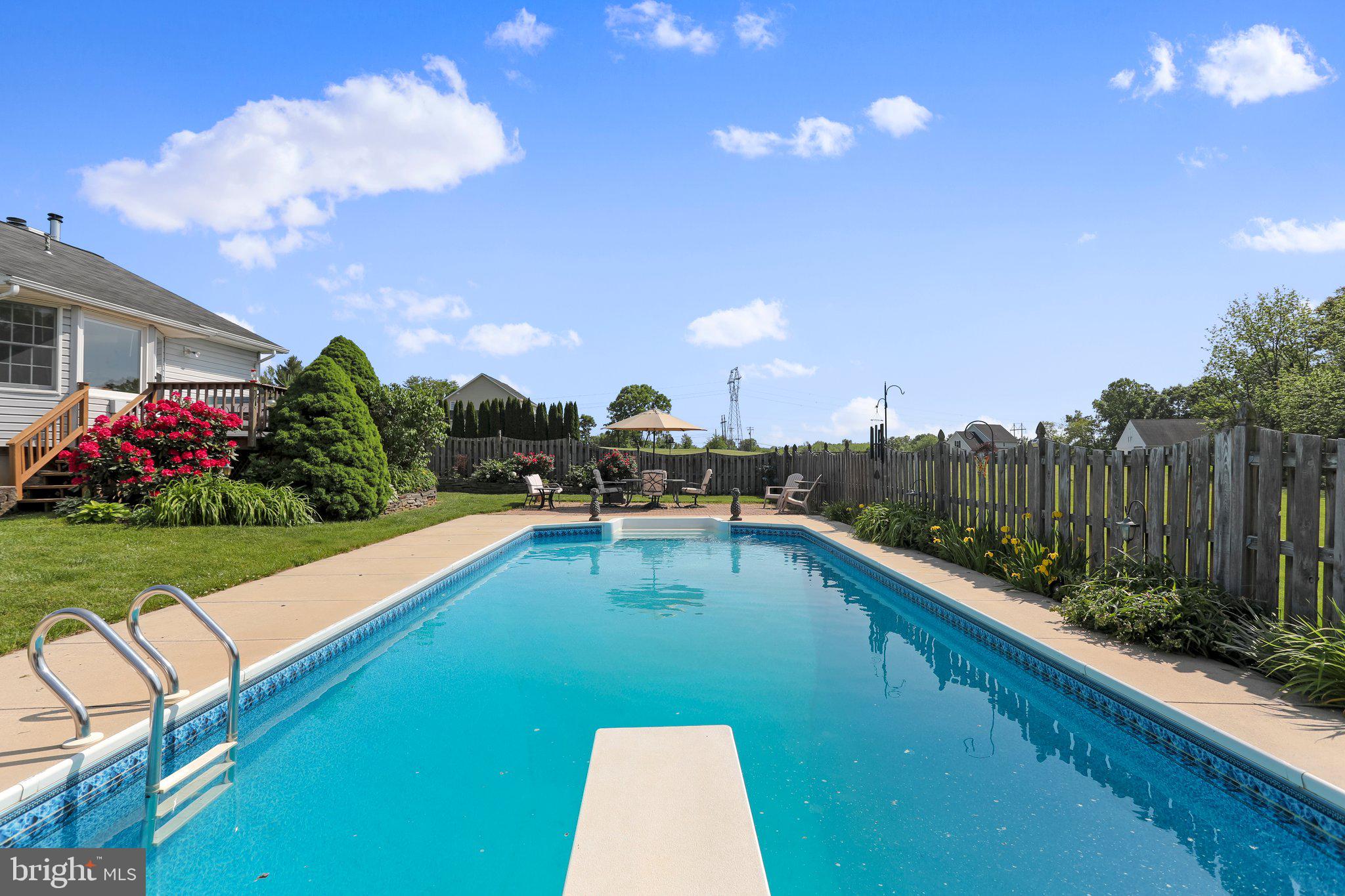 PEMBROKE GROVE - Residential