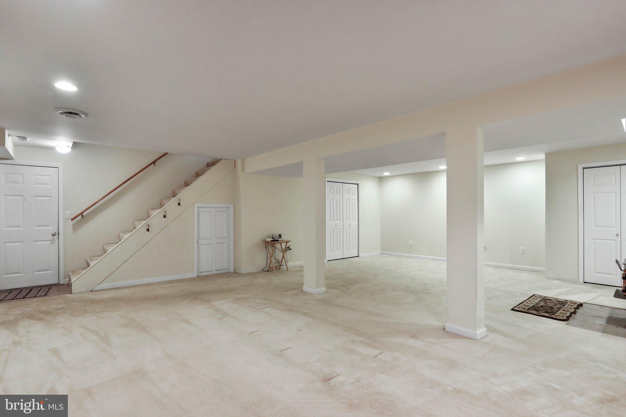 PEMBROKE GROVE - Residential