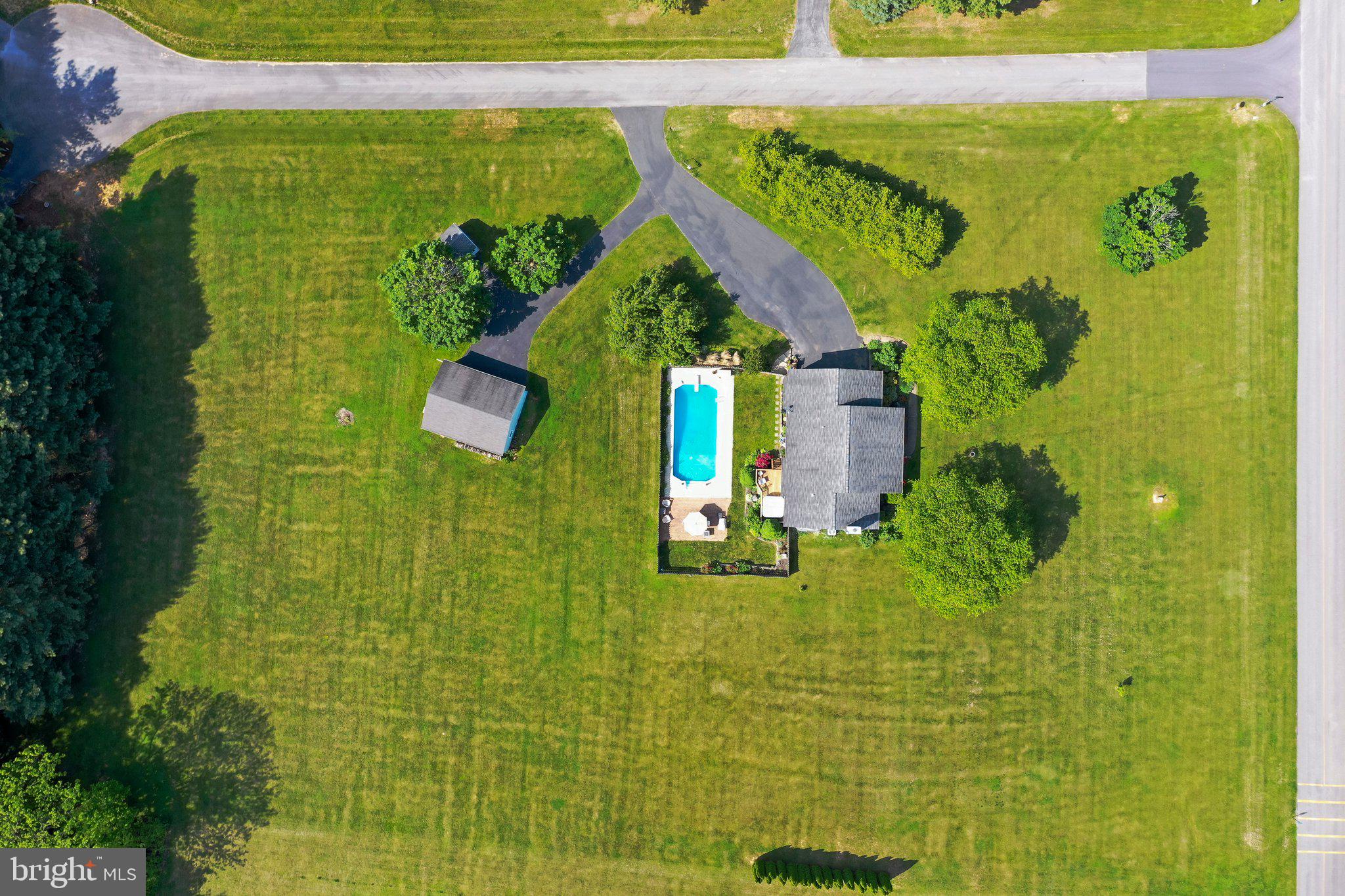 PEMBROKE GROVE - Residential