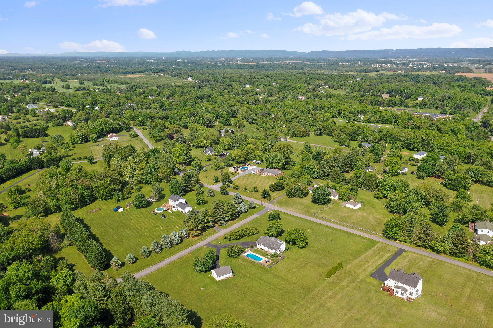 PEMBROKE GROVE - Residential