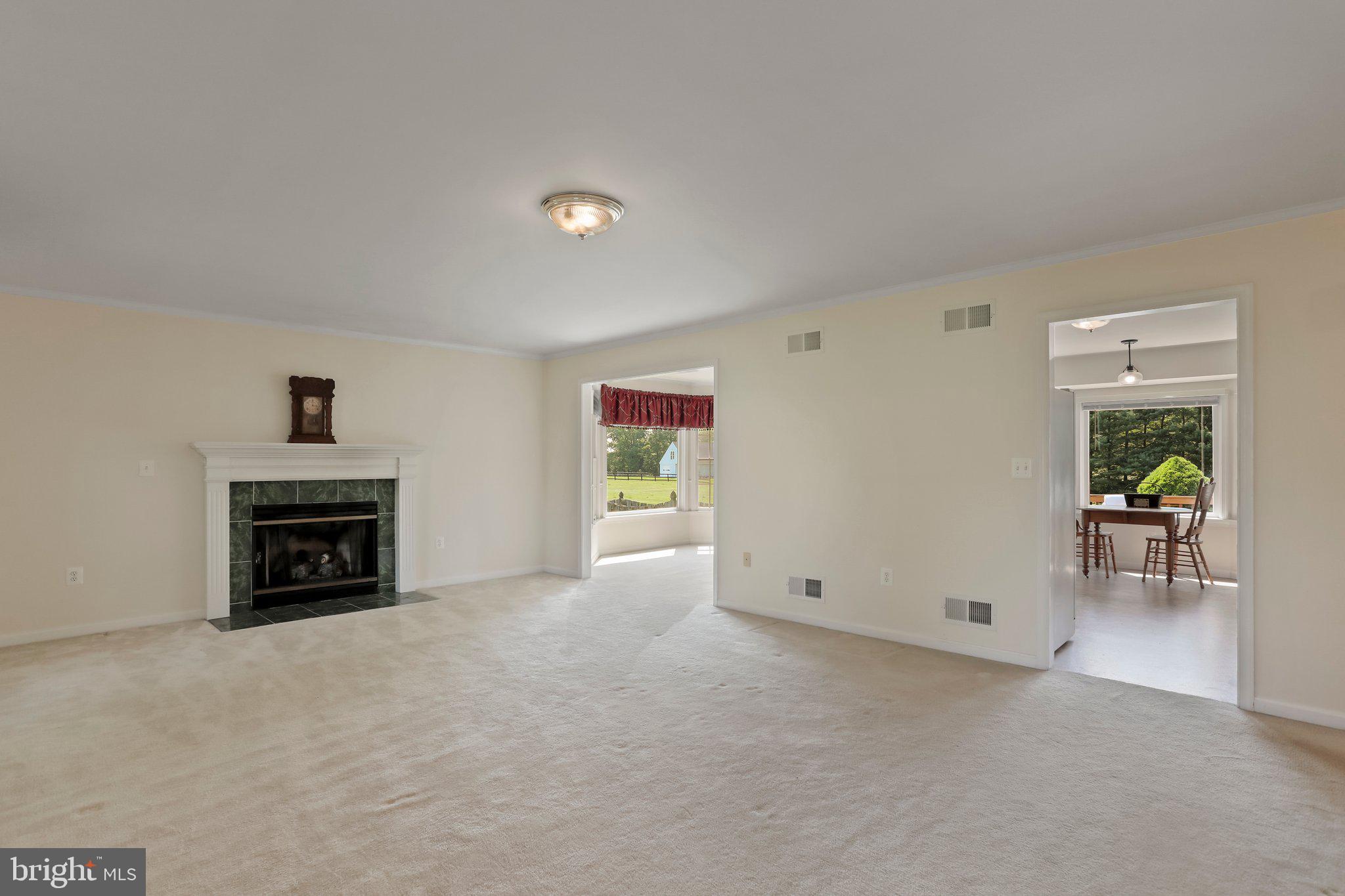 PEMBROKE GROVE - Residential