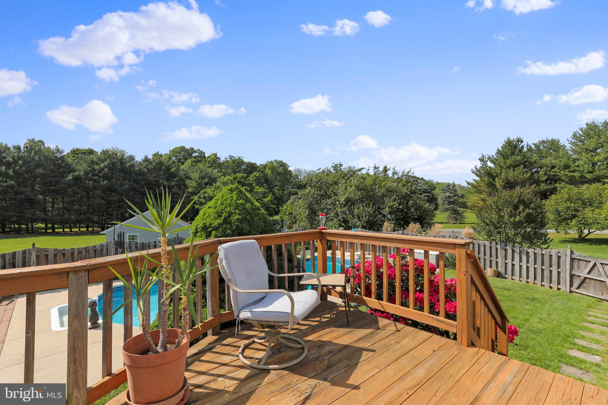 PEMBROKE GROVE - Residential