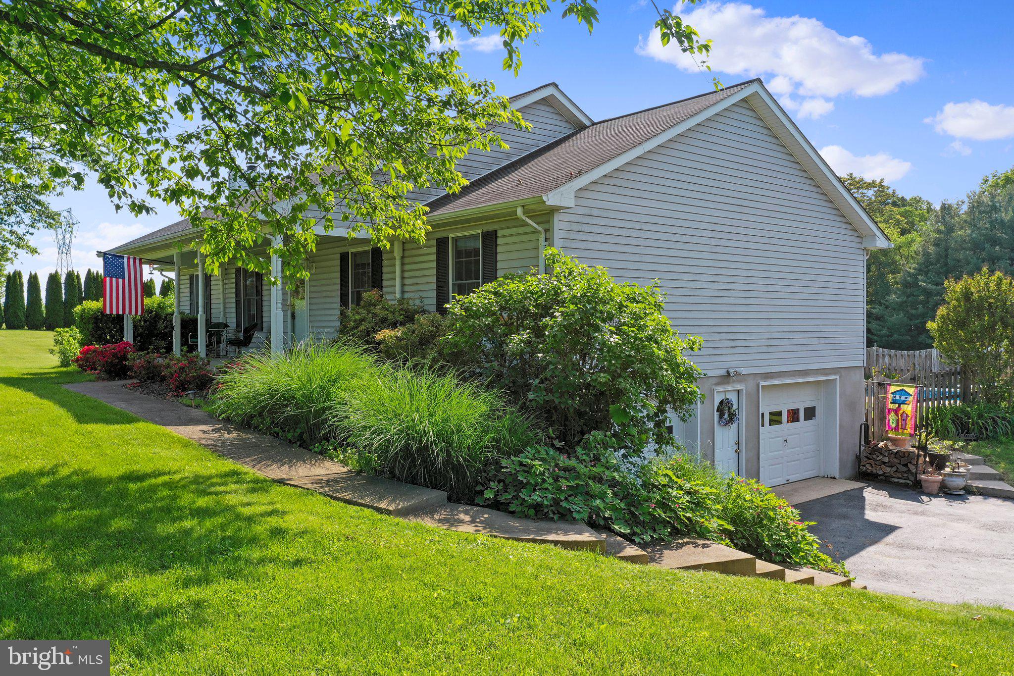 PEMBROKE GROVE - Residential