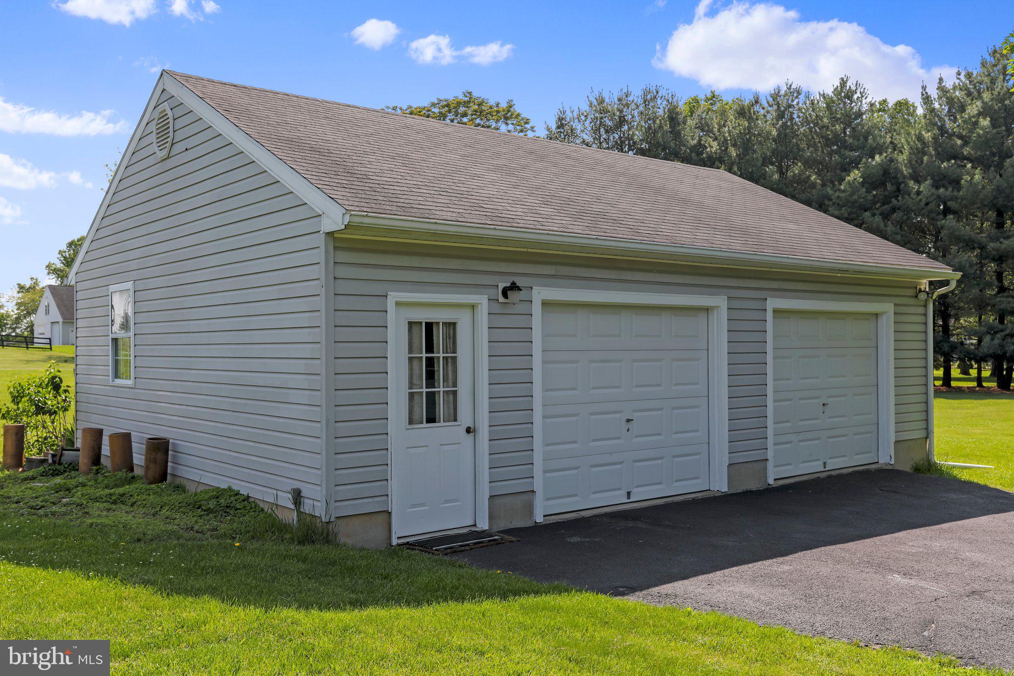 PEMBROKE GROVE - Residential